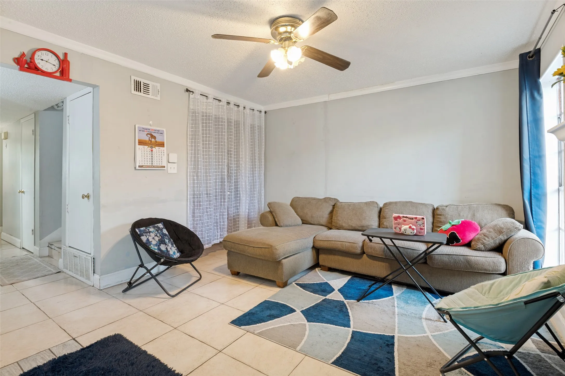 Townhouse For Sale in Dallas County , 1402 S Carrier Parkway 202, Grand Prairie, Texas 75051, 3 Bedroom, 3 Bathroom, 2 Garage spaces, 1,654 Sqft, built in 1974, mls#21308006, Real Estate Agent in Grand Prairie, Homes For Sale in Dallas county, Homes For Sale in Grand Prairie, Realtor in Grand Prairie Texas, Real Estate Brokerage Independent Realty Texas, Luminita Cordes Realtor