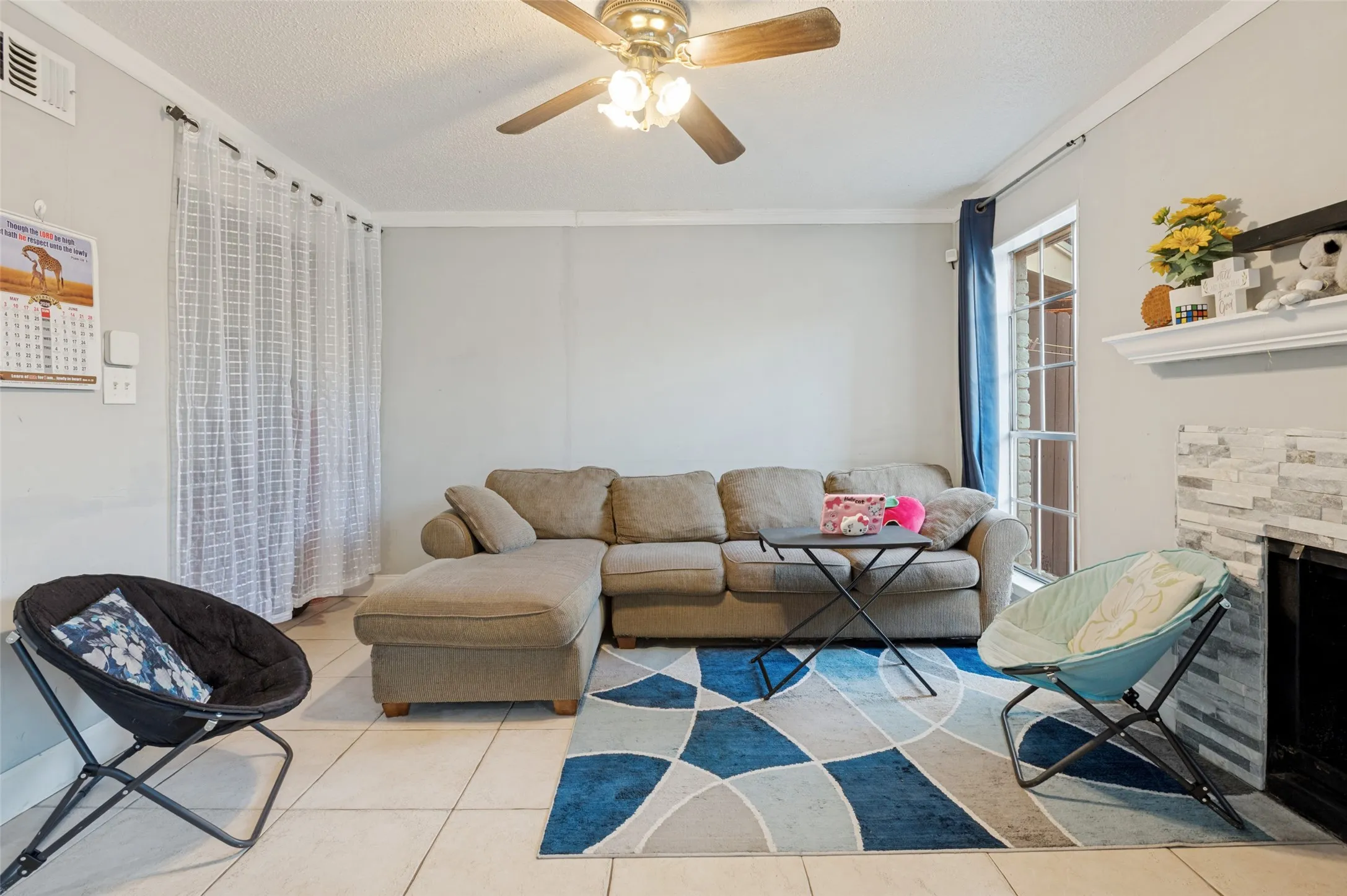 Townhouse For Sale in Dallas County , 1402 S Carrier Parkway 202, Grand Prairie, Texas 75051, 3 Bedroom, 3 Bathroom, 2 Garage spaces, 1,654 Sqft, built in 1974, mls#21308006, Real Estate Agent in Grand Prairie, Homes For Sale in Dallas county, Homes For Sale in Grand Prairie, Realtor in Grand Prairie Texas, Real Estate Brokerage Independent Realty Texas, Luminita Cordes Realtor