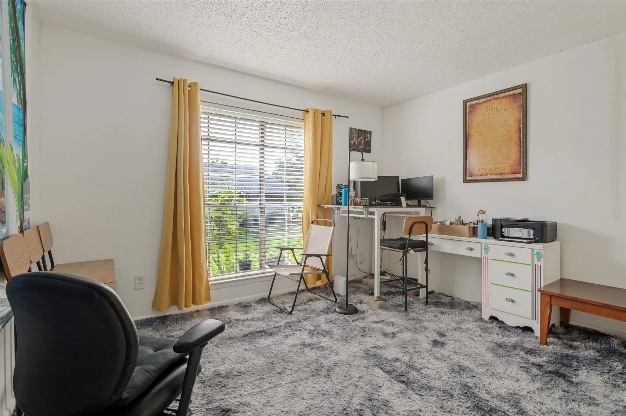 Townhouse For Sale in Dallas County , 1402 S Carrier Parkway 202, Grand Prairie, Texas 75051, 3 Bedroom, 3 Bathroom, 2 Garage spaces, 1,654 Sqft, built in 1974, mls#21308006, Real Estate Agent in Grand Prairie, Homes For Sale in Dallas county, Homes For Sale in Grand Prairie, Realtor in Grand Prairie Texas, Real Estate Brokerage Independent Realty Texas, Luminita Cordes Realtor
