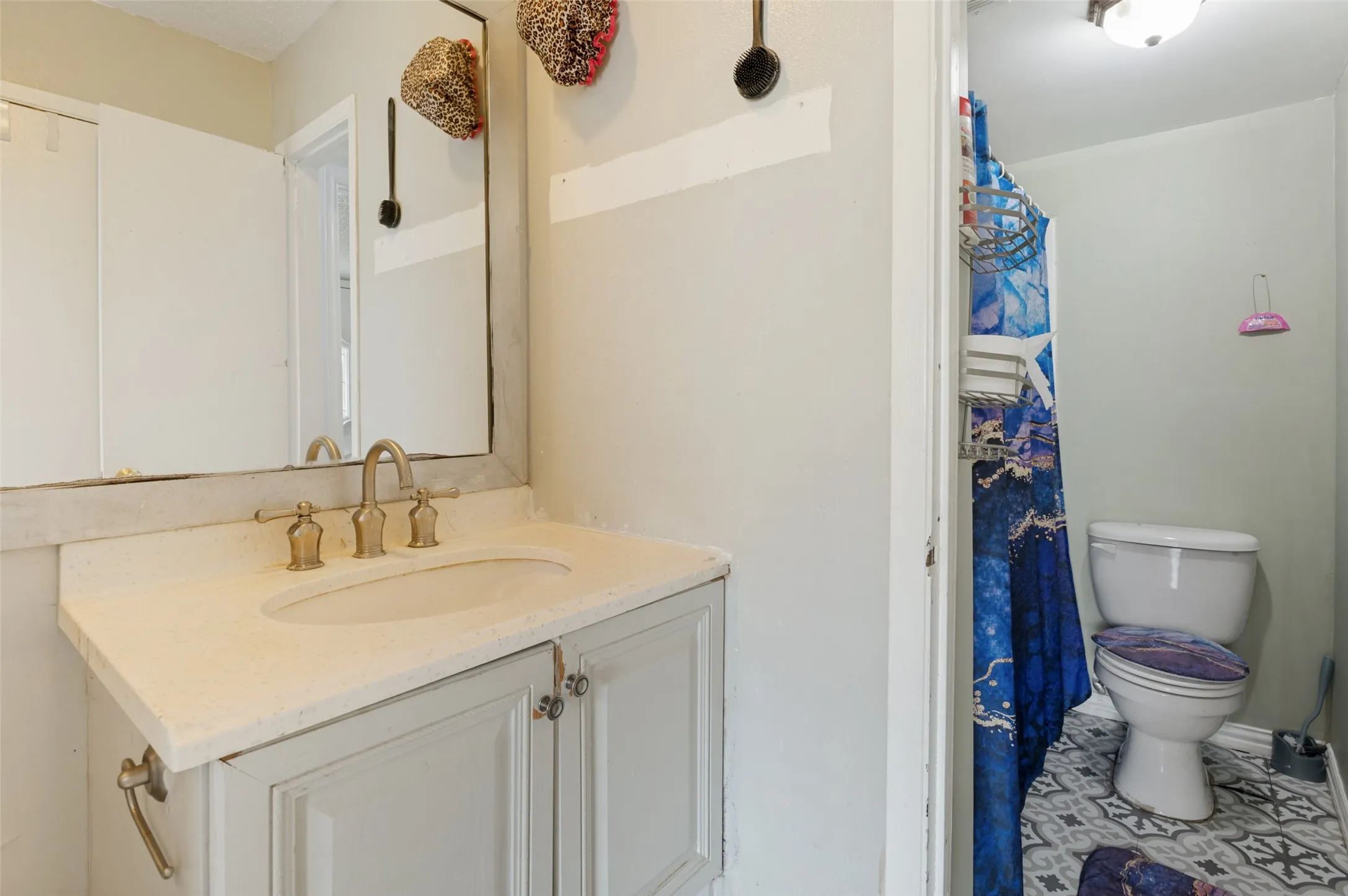 Townhouse For Sale in Dallas County , 1402 S Carrier Parkway 202, Grand Prairie, Texas 75051, 3 Bedroom, 3 Bathroom, 2 Garage spaces, 1,654 Sqft, built in 1974, mls#21308006, Real Estate Agent in Grand Prairie, Homes For Sale in Dallas county, Homes For Sale in Grand Prairie, Realtor in Grand Prairie Texas, Real Estate Brokerage Independent Realty Texas, Luminita Cordes Realtor