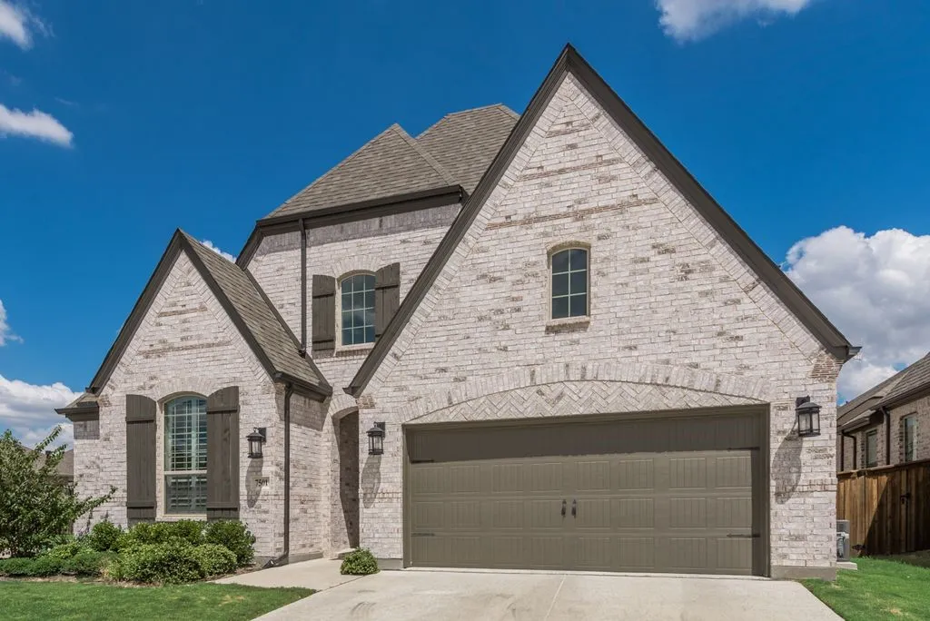 Single Family Residence For Sale in Tarrant County , 7501 Whisterwheel Way, Fort Worth, Texas 76123, 4 Bedroom, 3 Bathroom, 2 Garage spaces, 3,067 Sqft, built in 2021, mls#21313617, Real Estate Agent in Fort Worth, Homes For Sale in Tarrant county, Homes For Sale in Fort Worth, Realtor in Fort Worth Texas, Real Estate Brokerage Independent Realty Texas, Luminita Cordes Realtor