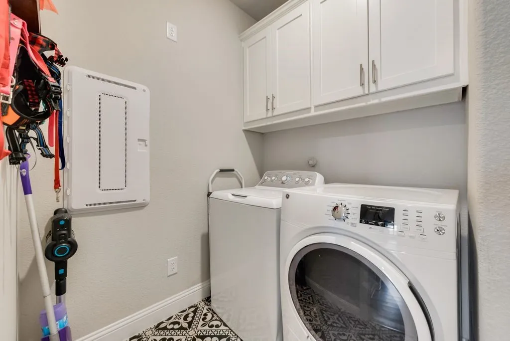 Single Family Residence For Sale in Tarrant County , 7501 Whisterwheel Way, Fort Worth, Texas 76123, 4 Bedroom, 3 Bathroom, 2 Garage spaces, 3,067 Sqft, built in 2021, mls#21313617, Real Estate Agent in Fort Worth, Homes For Sale in Tarrant county, Homes For Sale in Fort Worth, Realtor in Fort Worth Texas, Real Estate Brokerage Independent Realty Texas, Luminita Cordes Realtor