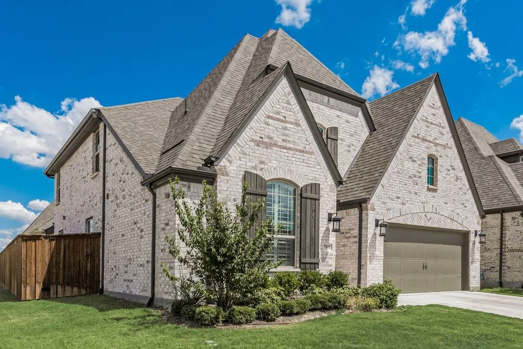 Single Family Residence For Sale in Tarrant County , 7501 Whisterwheel Way, Fort Worth, Texas 76123, 4 Bedroom, 3 Bathroom, 2 Garage spaces, 3,067 Sqft, built in 2021, mls#21313617, Real Estate Agent in Fort Worth, Homes For Sale in Tarrant county, Homes For Sale in Fort Worth, Realtor in Fort Worth Texas, Real Estate Brokerage Independent Realty Texas, Luminita Cordes Realtor