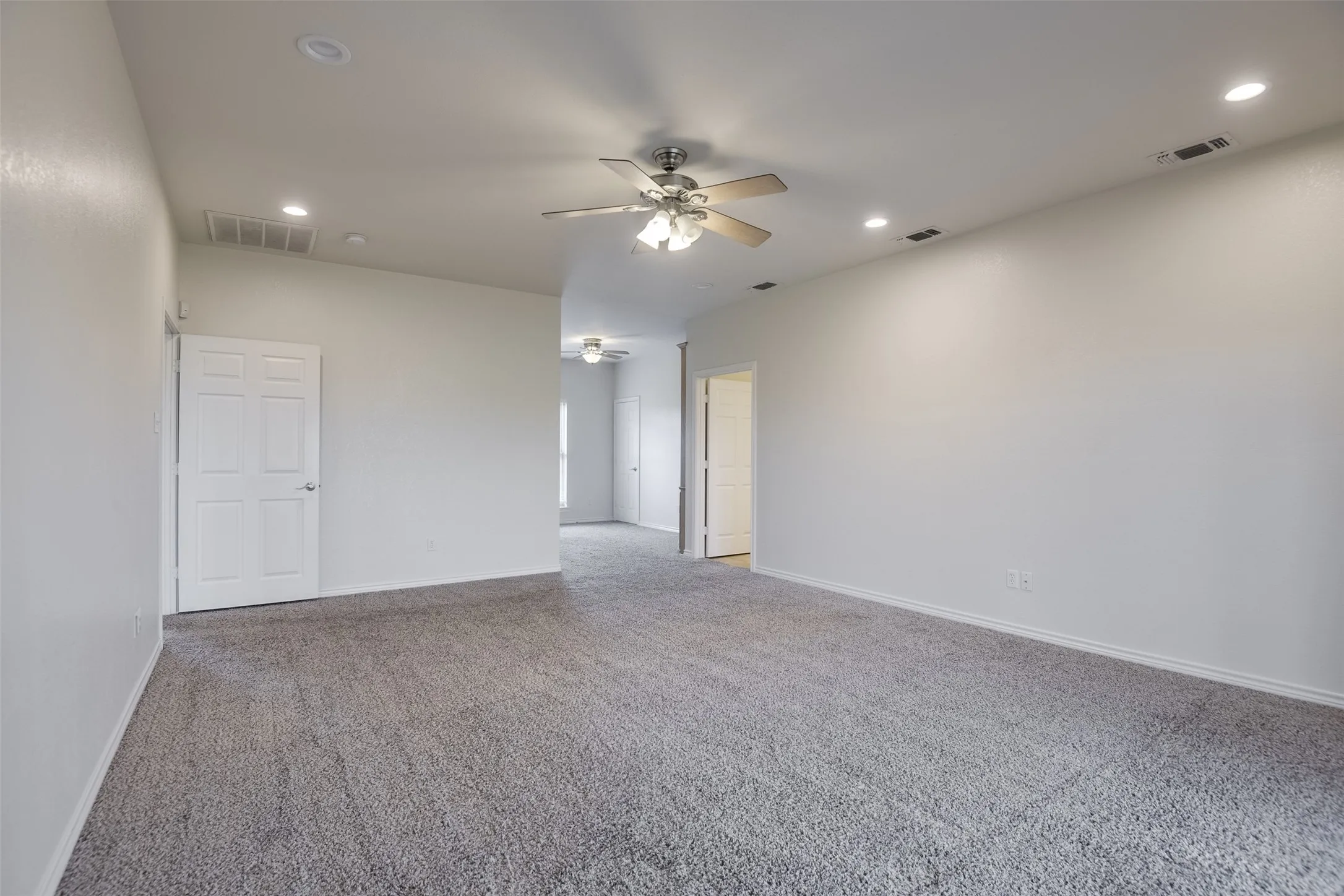 Single Family Residence For Sale in Ellis County , 1066 West Road, Waxahachie, Texas 75165, 4 Bedroom, 4 Bathroom, 2 Garage spaces, 2,908 Sqft, built in 2003, mls#21309022, Real Estate Agent in Waxahachie, Homes For Sale in Ellis county, Homes For Sale in Waxahachie, Realtor in Waxahachie Texas, Real Estate Brokerage Independent Realty Texas, Luminita Cordes Realtor