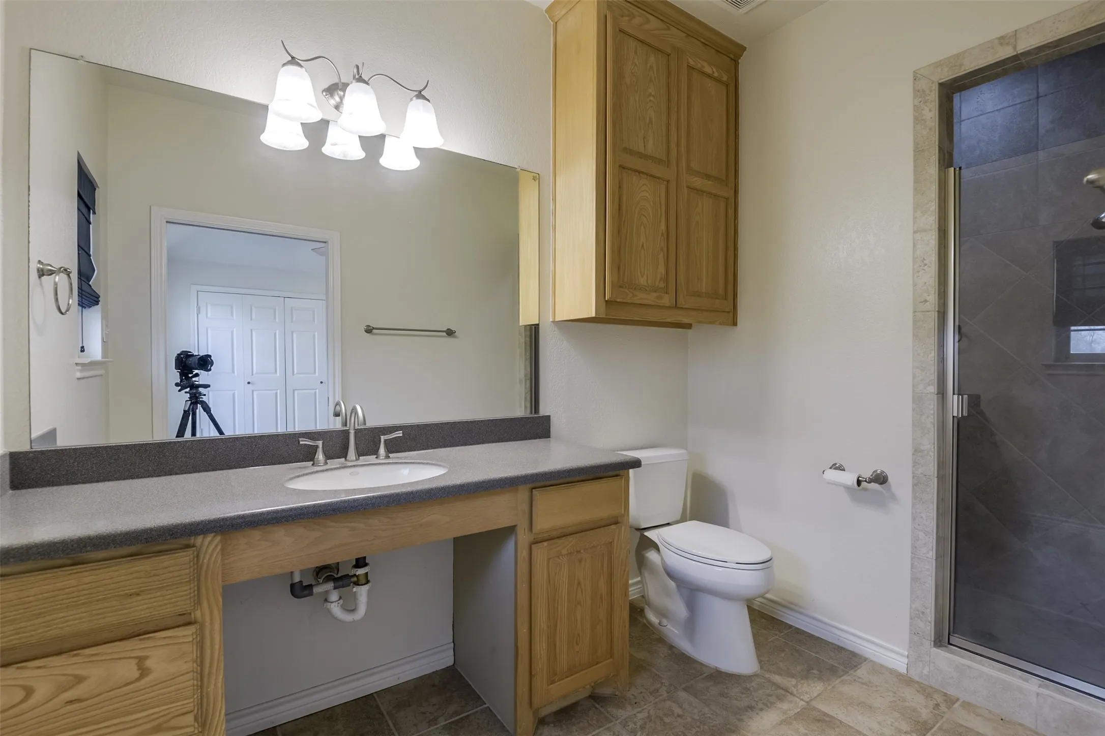 Single Family Residence For Sale in Ellis County , 1066 West Road, Waxahachie, Texas 75165, 4 Bedroom, 4 Bathroom, 2 Garage spaces, 2,908 Sqft, built in 2003, mls#21309022, Real Estate Agent in Waxahachie, Homes For Sale in Ellis county, Homes For Sale in Waxahachie, Realtor in Waxahachie Texas, Real Estate Brokerage Independent Realty Texas, Luminita Cordes Realtor
