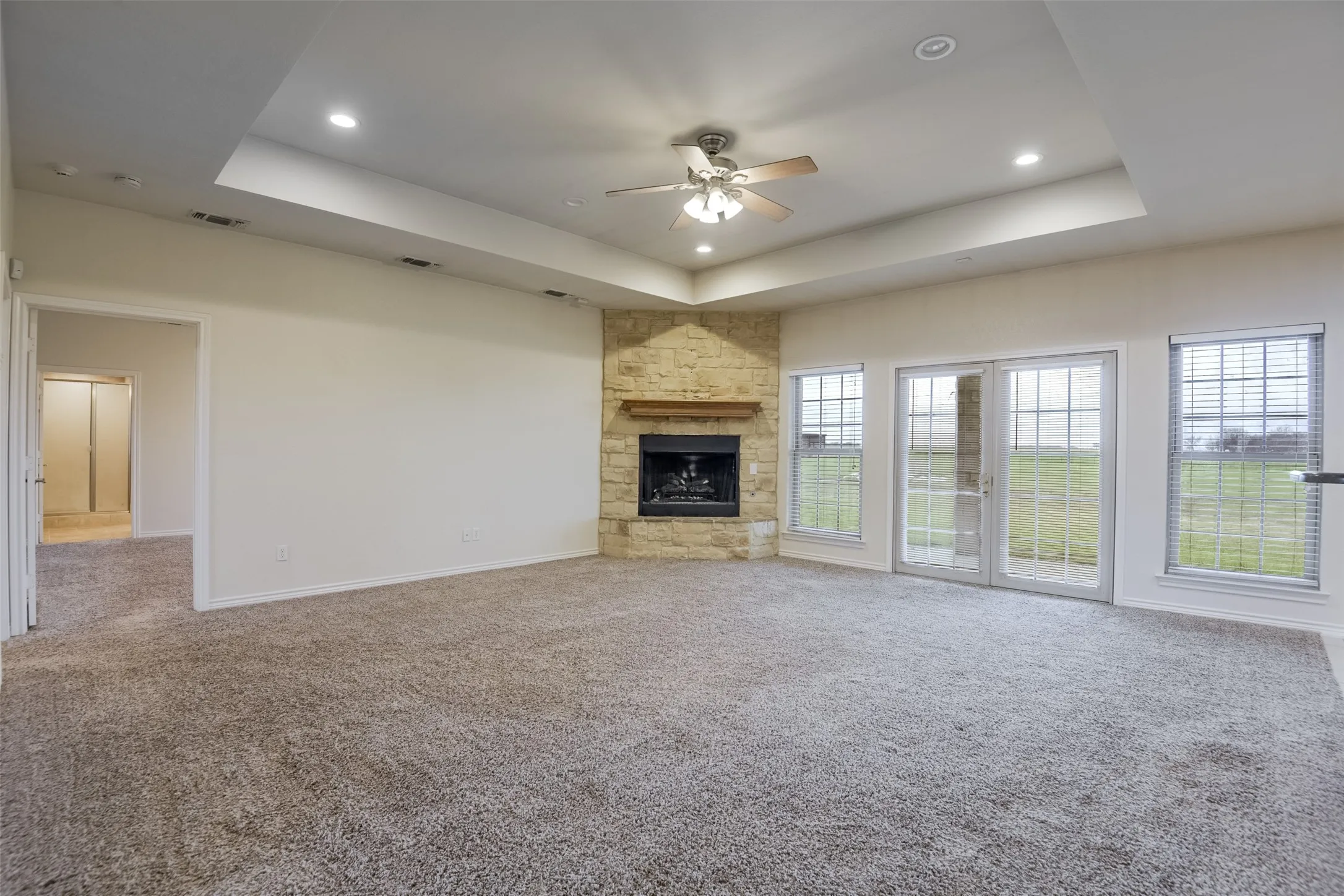 Single Family Residence For Sale in Ellis County , 1066 West Road, Waxahachie, Texas 75165, 4 Bedroom, 4 Bathroom, 2 Garage spaces, 2,908 Sqft, built in 2003, mls#21309022, Real Estate Agent in Waxahachie, Homes For Sale in Ellis county, Homes For Sale in Waxahachie, Realtor in Waxahachie Texas, Real Estate Brokerage Independent Realty Texas, Luminita Cordes Realtor