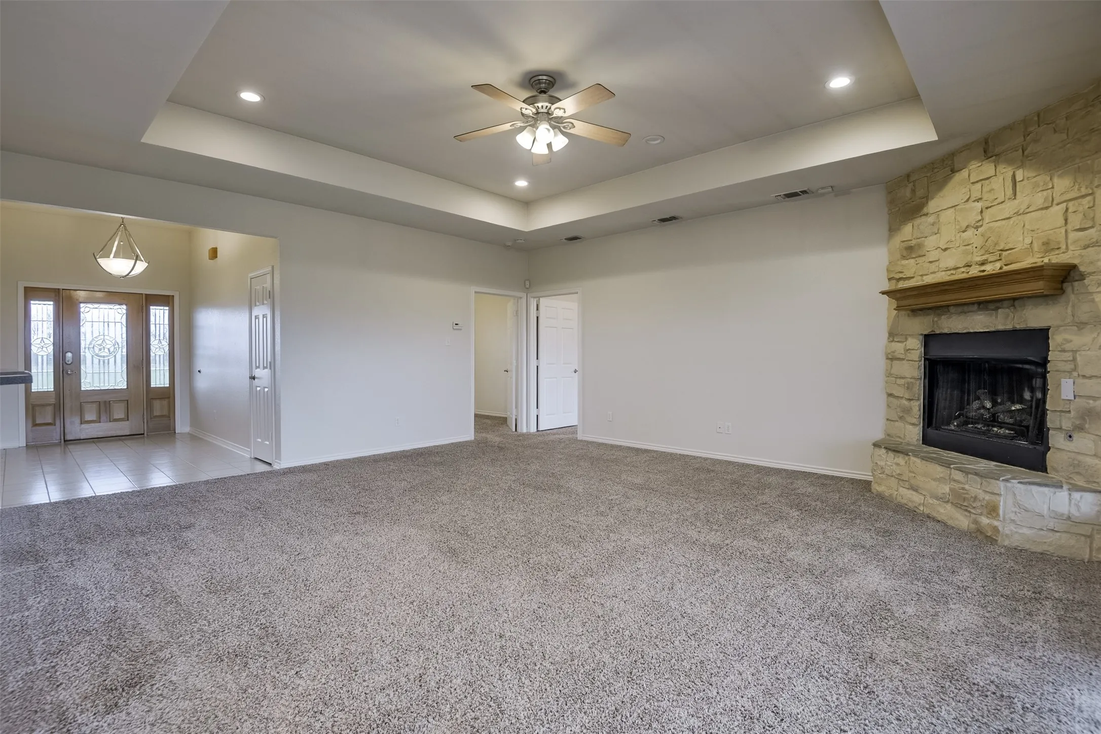 Single Family Residence For Sale in Ellis County , 1066 West Road, Waxahachie, Texas 75165, 4 Bedroom, 4 Bathroom, 2 Garage spaces, 2,908 Sqft, built in 2003, mls#21309022, Real Estate Agent in Waxahachie, Homes For Sale in Ellis county, Homes For Sale in Waxahachie, Realtor in Waxahachie Texas, Real Estate Brokerage Independent Realty Texas, Luminita Cordes Realtor