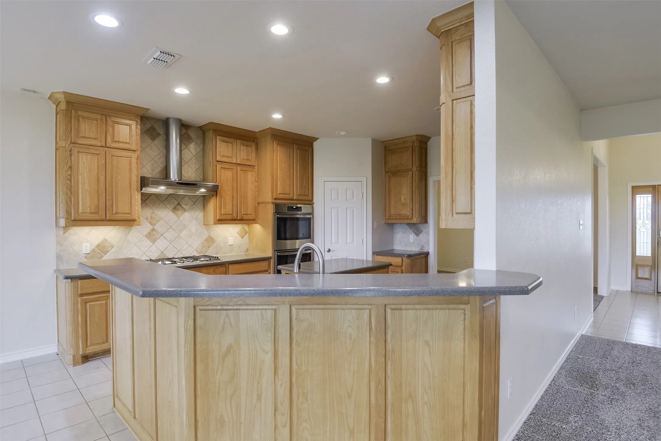 Single Family Residence For Sale in Ellis County , 1066 West Road, Waxahachie, Texas 75165, 4 Bedroom, 4 Bathroom, 2 Garage spaces, 2,908 Sqft, built in 2003, mls#21309022, Real Estate Agent in Waxahachie, Homes For Sale in Ellis county, Homes For Sale in Waxahachie, Realtor in Waxahachie Texas, Real Estate Brokerage Independent Realty Texas, Luminita Cordes Realtor