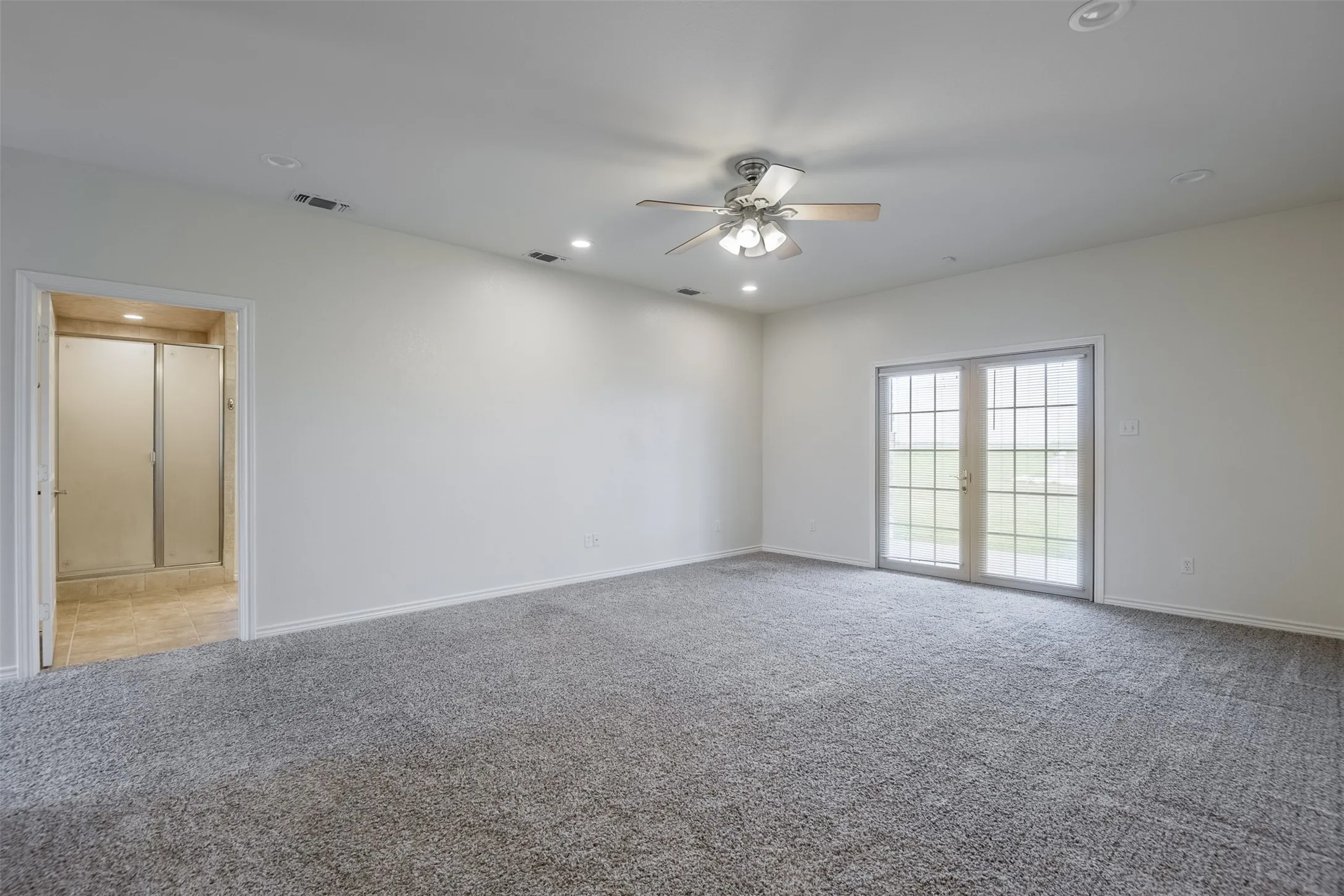 Single Family Residence For Sale in Ellis County , 1066 West Road, Waxahachie, Texas 75165, 4 Bedroom, 4 Bathroom, 2 Garage spaces, 2,908 Sqft, built in 2003, mls#21309022, Real Estate Agent in Waxahachie, Homes For Sale in Ellis county, Homes For Sale in Waxahachie, Realtor in Waxahachie Texas, Real Estate Brokerage Independent Realty Texas, Luminita Cordes Realtor