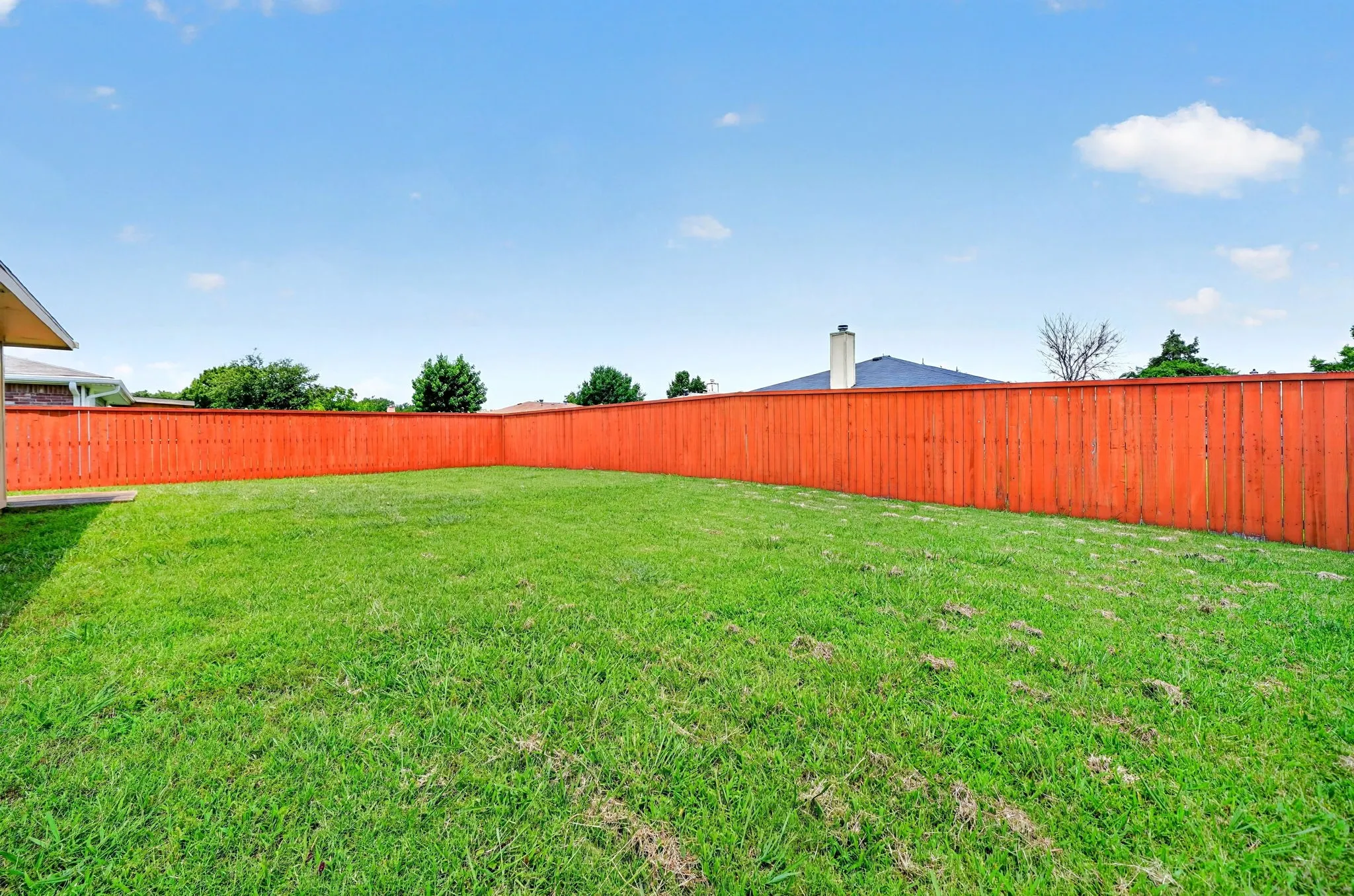 Single Family Residence For Sale in Dallas County , 9339 CRIMNSON Court, Dallas, Texas 75217, 3 Bedroom, 2 Bathroom, 2 Garage spaces, 1,287 Sqft, built in 1998, mls#21313637, Real Estate Agent in Dallas, Homes For Sale in Dallas county, Homes For Sale in Dallas, Realtor in Dallas Texas, Real Estate Brokerage Independent Realty Texas, Luminita Cordes Realtor