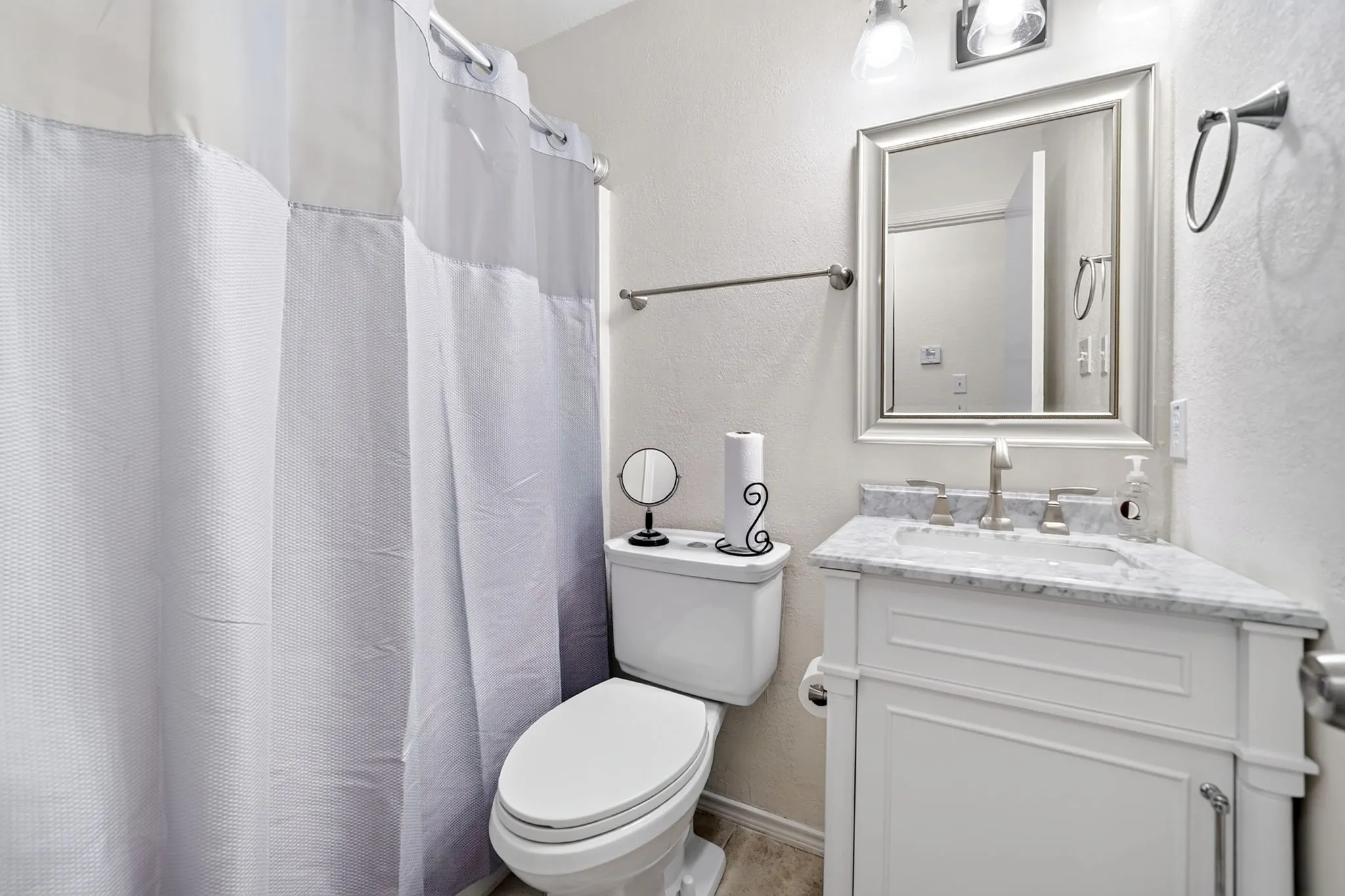 Single Family Residence For Sale in Dallas County , 9339 CRIMNSON Court, Dallas, Texas 75217, 3 Bedroom, 2 Bathroom, 2 Garage spaces, 1,287 Sqft, built in 1998, mls#21313637, Real Estate Agent in Dallas, Homes For Sale in Dallas county, Homes For Sale in Dallas, Realtor in Dallas Texas, Real Estate Brokerage Independent Realty Texas, Luminita Cordes Realtor