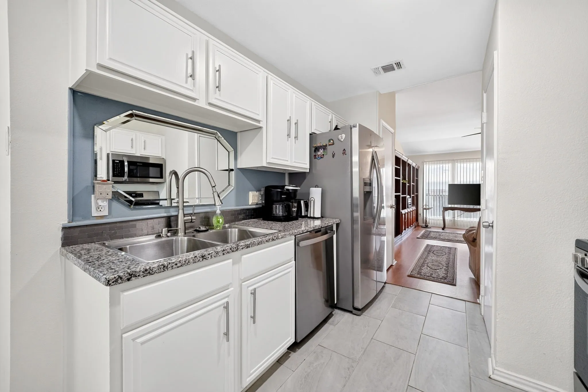 Single Family Residence For Sale in Dallas County , 9339 CRIMNSON Court, Dallas, Texas 75217, 3 Bedroom, 2 Bathroom, 2 Garage spaces, 1,287 Sqft, built in 1998, mls#21313637, Real Estate Agent in Dallas, Homes For Sale in Dallas county, Homes For Sale in Dallas, Realtor in Dallas Texas, Real Estate Brokerage Independent Realty Texas, Luminita Cordes Realtor