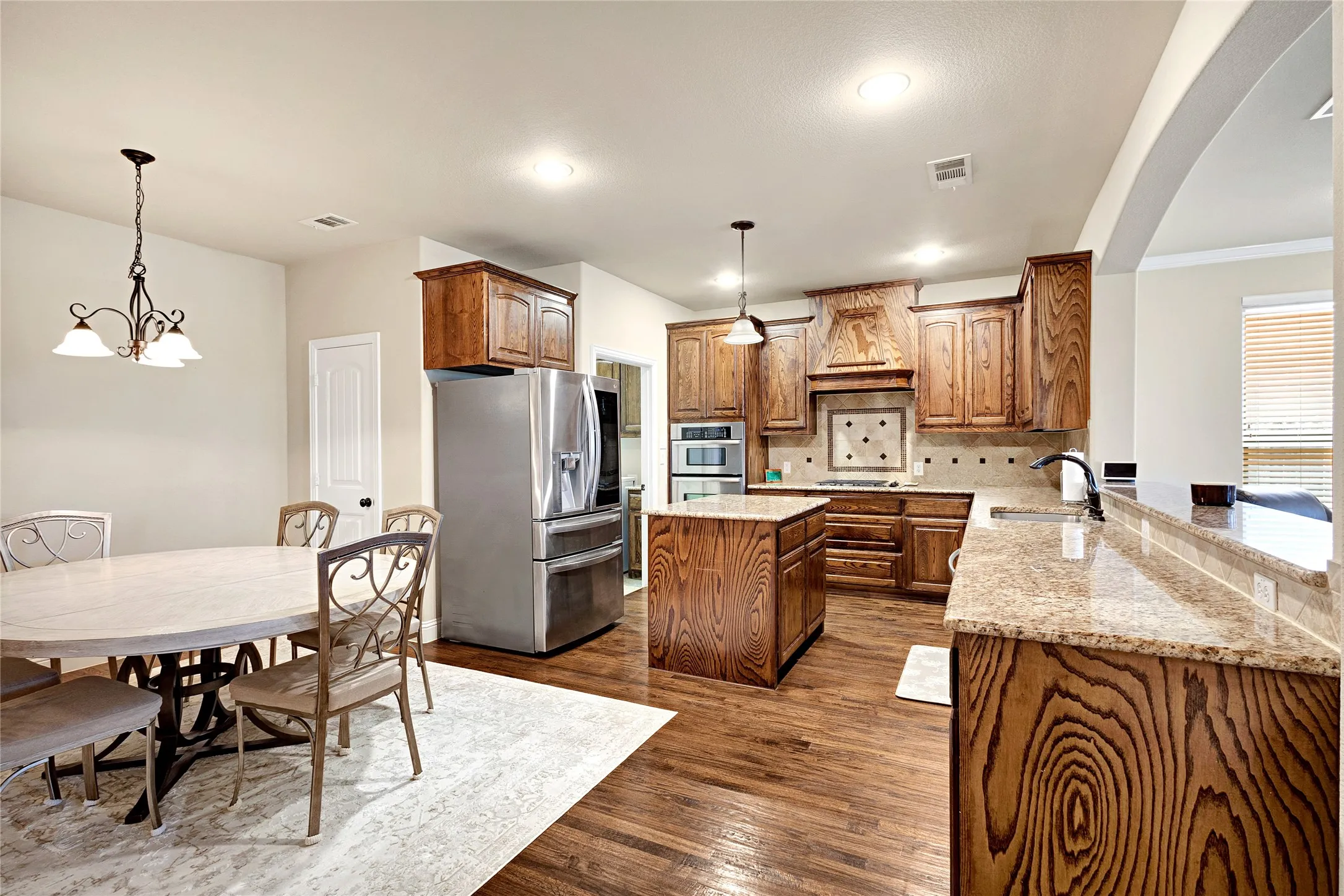Single Family Residence For Sale in Denton County , 15400 Mount Evans Drive, Little Elm, Texas 75068, 3 Bedroom, 2 Bathroom, 2 Garage spaces, 2,112 Sqft, built in 2011, mls#21312897, Real Estate Agent in Little Elm, Homes For Sale in Denton county, Homes For Sale in Little Elm, Realtor in Little Elm Texas, Real Estate Brokerage Independent Realty Texas, Luminita Cordes Realtor