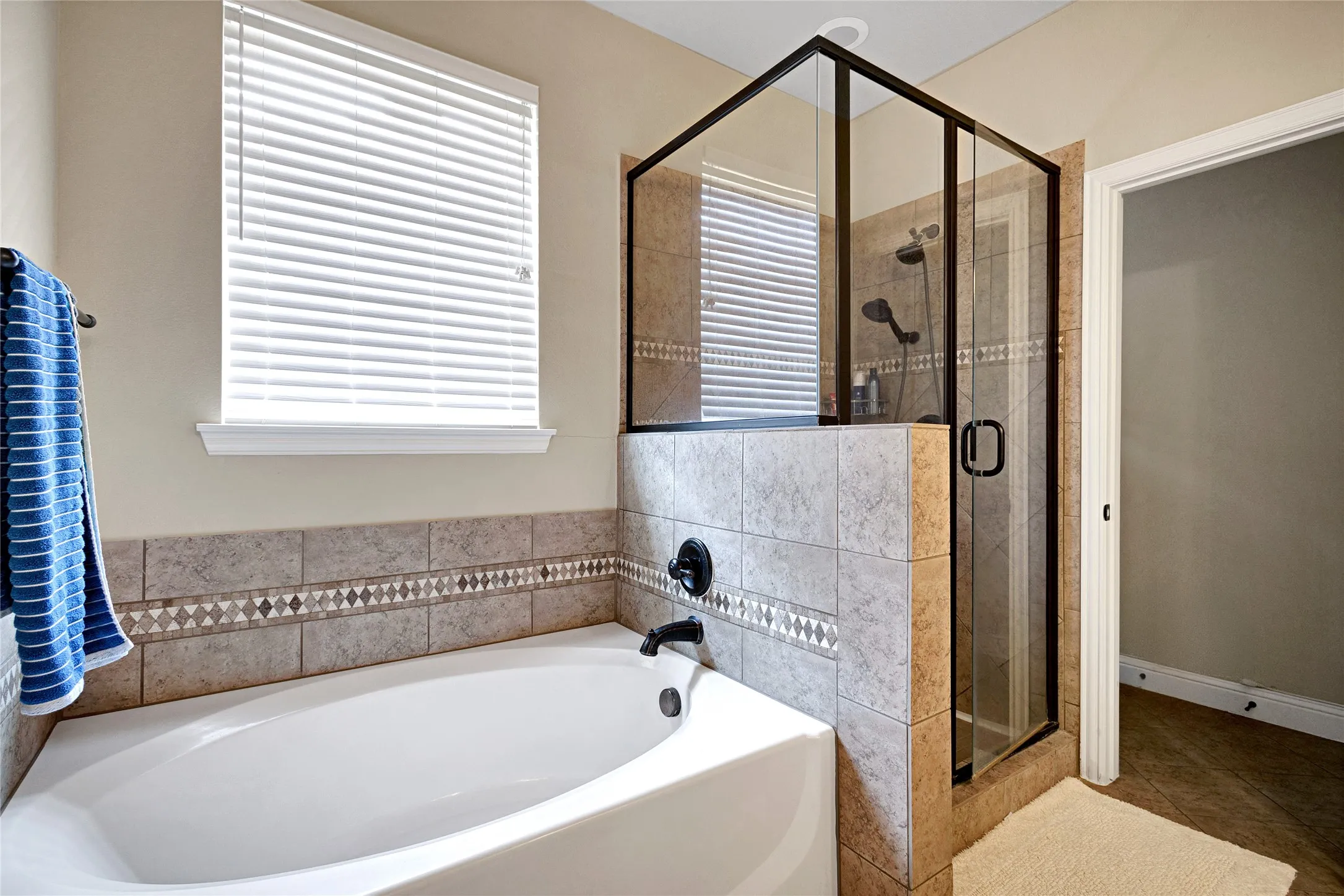 Single Family Residence For Sale in Denton County , 15400 Mount Evans Drive, Little Elm, Texas 75068, 3 Bedroom, 2 Bathroom, 2 Garage spaces, 2,112 Sqft, built in 2011, mls#21312897, Real Estate Agent in Little Elm, Homes For Sale in Denton county, Homes For Sale in Little Elm, Realtor in Little Elm Texas, Real Estate Brokerage Independent Realty Texas, Luminita Cordes Realtor