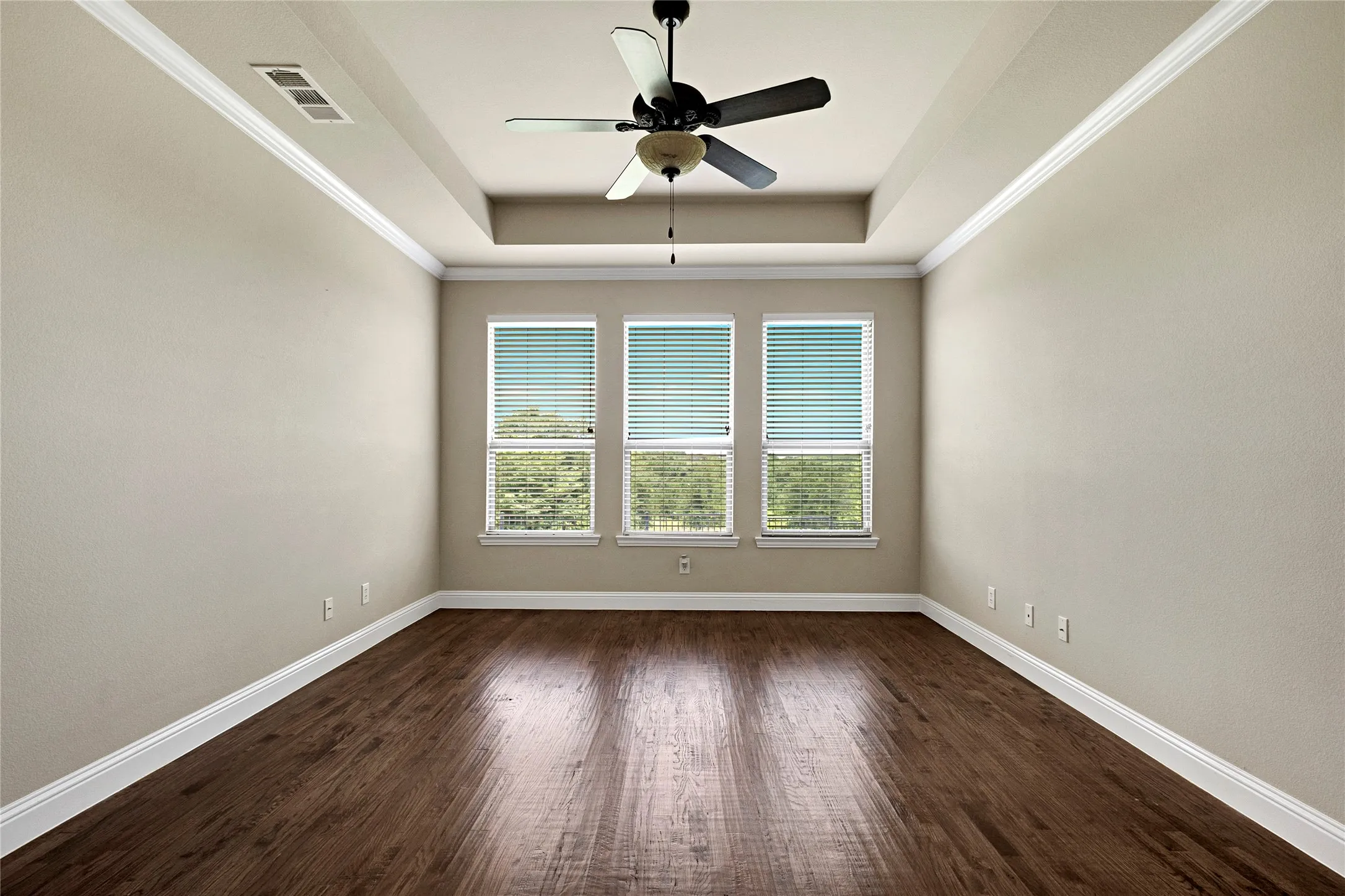 Single Family Residence For Sale in Denton County , 15400 Mount Evans Drive, Little Elm, Texas 75068, 3 Bedroom, 2 Bathroom, 2 Garage spaces, 2,112 Sqft, built in 2011, mls#21312897, Real Estate Agent in Little Elm, Homes For Sale in Denton county, Homes For Sale in Little Elm, Realtor in Little Elm Texas, Real Estate Brokerage Independent Realty Texas, Luminita Cordes Realtor