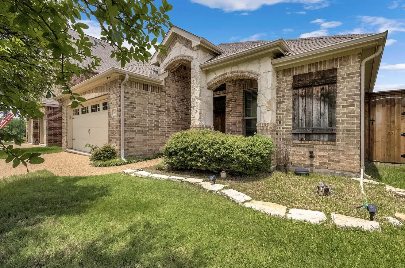 Single Family Residence For Sale in Denton County , 15400 Mount Evans Drive, Little Elm, Texas 75068, 3 Bedroom, 2 Bathroom, 2 Garage spaces, 2,112 Sqft, built in 2011, mls#21312897, Real Estate Agent in Little Elm, Homes For Sale in Denton county, Homes For Sale in Little Elm, Realtor in Little Elm Texas, Real Estate Brokerage Independent Realty Texas, Luminita Cordes Realtor