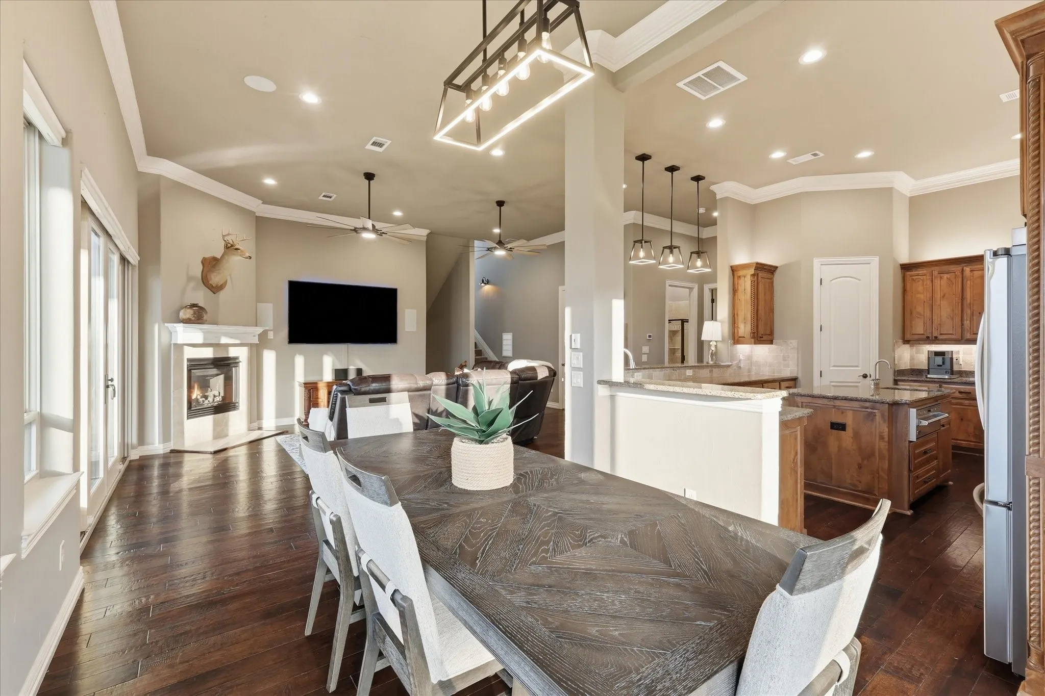 The expansive dining area can accommodate your largest table with plenty of room for large dinners!