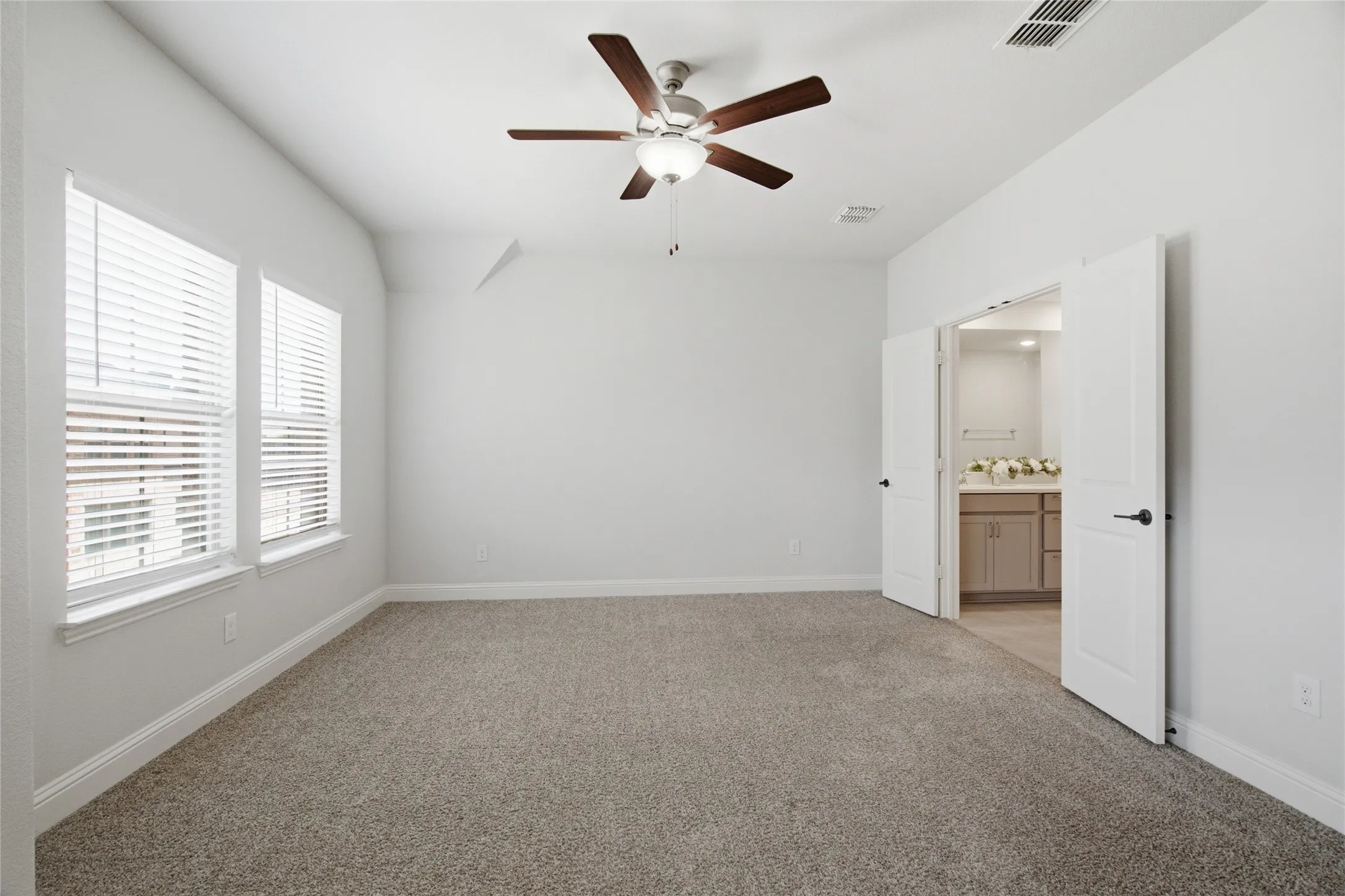Single Family Residence For Sale in Tarrant County , 138 Peach Orchard Lane, Euless, Texas 76040, 3 Bedroom, 4 Bathroom, 2 Garage spaces, 1,982 Sqft, built in 2020, mls#21313513, Real Estate Agent in Euless, Homes For Sale in Tarrant county, Homes For Sale in Euless, Realtor in Euless Texas, Real Estate Brokerage Independent Realty Texas, Luminita Cordes Realtor