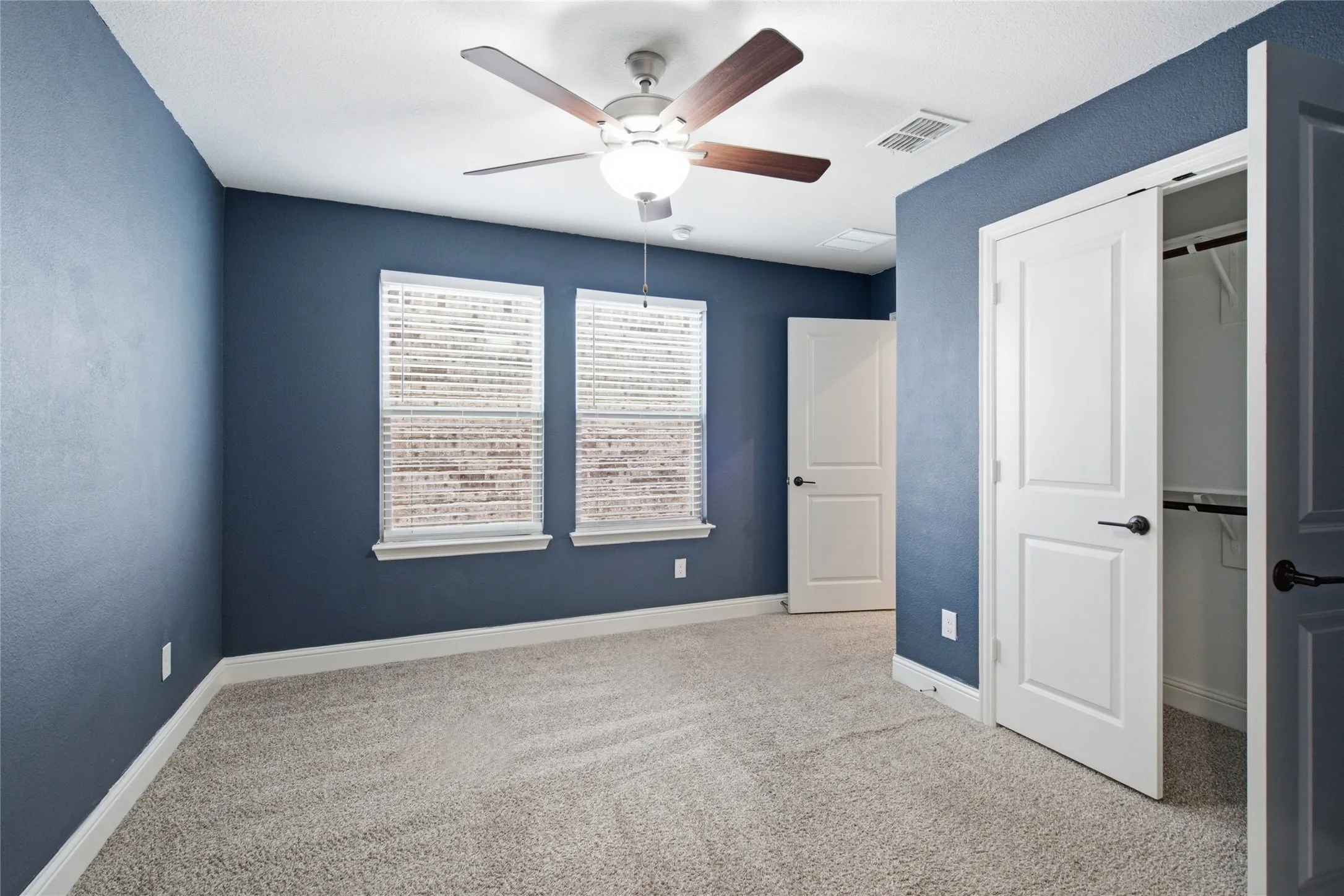 Single Family Residence For Sale in Tarrant County , 138 Peach Orchard Lane, Euless, Texas 76040, 3 Bedroom, 4 Bathroom, 2 Garage spaces, 1,982 Sqft, built in 2020, mls#21313513, Real Estate Agent in Euless, Homes For Sale in Tarrant county, Homes For Sale in Euless, Realtor in Euless Texas, Real Estate Brokerage Independent Realty Texas, Luminita Cordes Realtor