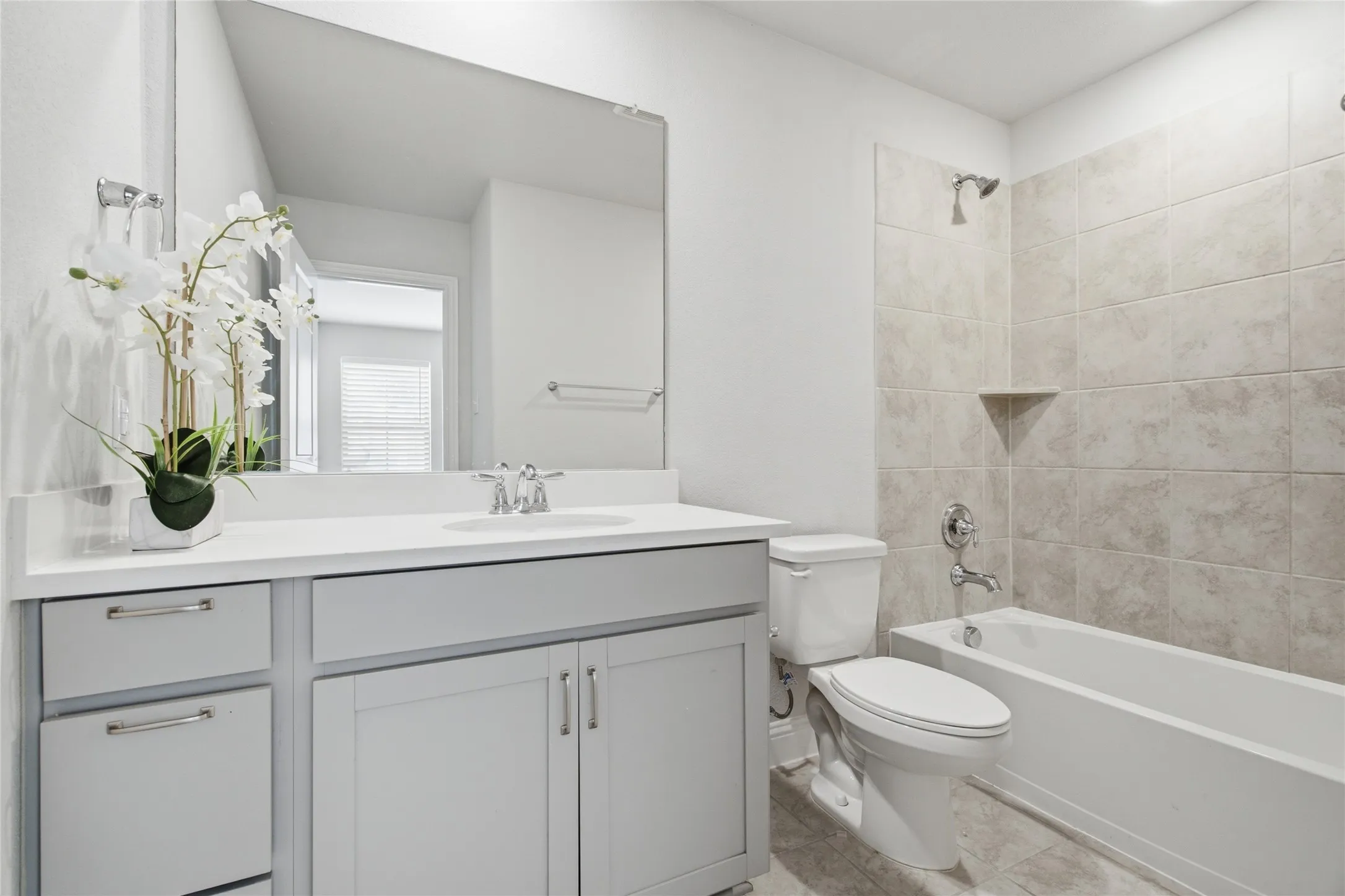Single Family Residence For Sale in Tarrant County , 138 Peach Orchard Lane, Euless, Texas 76040, 3 Bedroom, 4 Bathroom, 2 Garage spaces, 1,982 Sqft, built in 2020, mls#21313513, Real Estate Agent in Euless, Homes For Sale in Tarrant county, Homes For Sale in Euless, Realtor in Euless Texas, Real Estate Brokerage Independent Realty Texas, Luminita Cordes Realtor