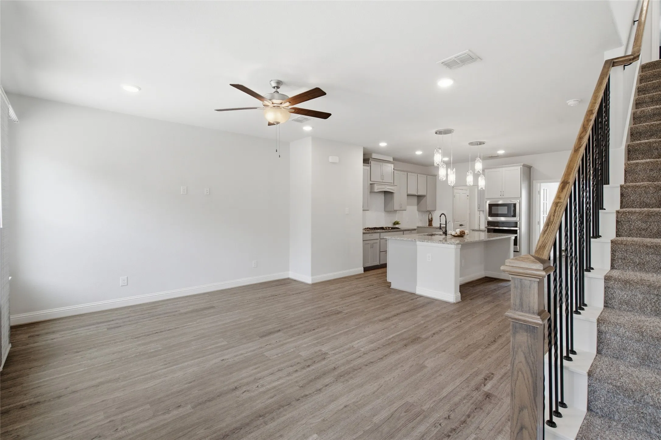 Single Family Residence For Sale in Tarrant County , 138 Peach Orchard Lane, Euless, Texas 76040, 3 Bedroom, 4 Bathroom, 2 Garage spaces, 1,982 Sqft, built in 2020, mls#21313513, Real Estate Agent in Euless, Homes For Sale in Tarrant county, Homes For Sale in Euless, Realtor in Euless Texas, Real Estate Brokerage Independent Realty Texas, Luminita Cordes Realtor