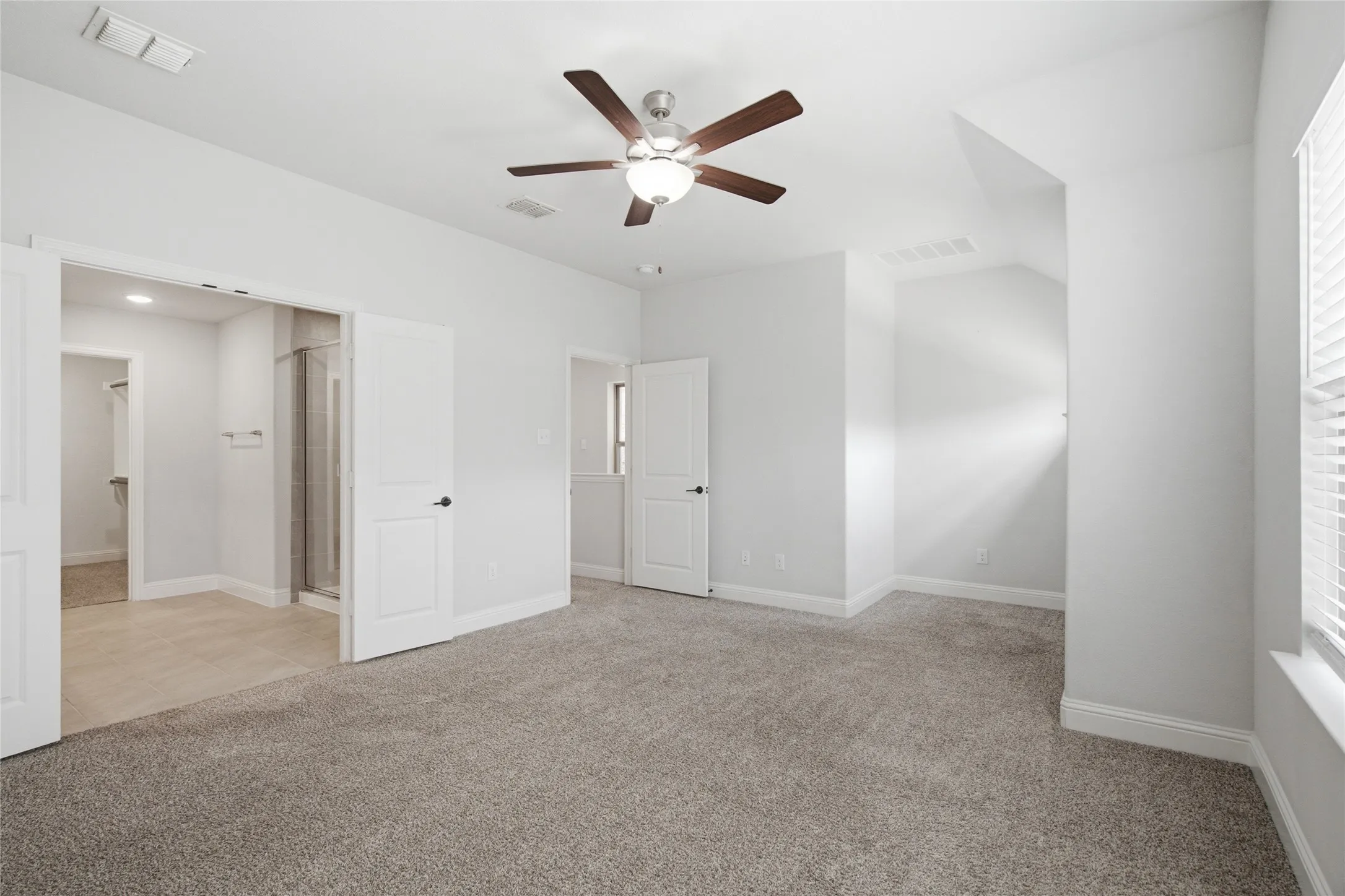 Single Family Residence For Sale in Tarrant County , 138 Peach Orchard Lane, Euless, Texas 76040, 3 Bedroom, 4 Bathroom, 2 Garage spaces, 1,982 Sqft, built in 2020, mls#21313513, Real Estate Agent in Euless, Homes For Sale in Tarrant county, Homes For Sale in Euless, Realtor in Euless Texas, Real Estate Brokerage Independent Realty Texas, Luminita Cordes Realtor
