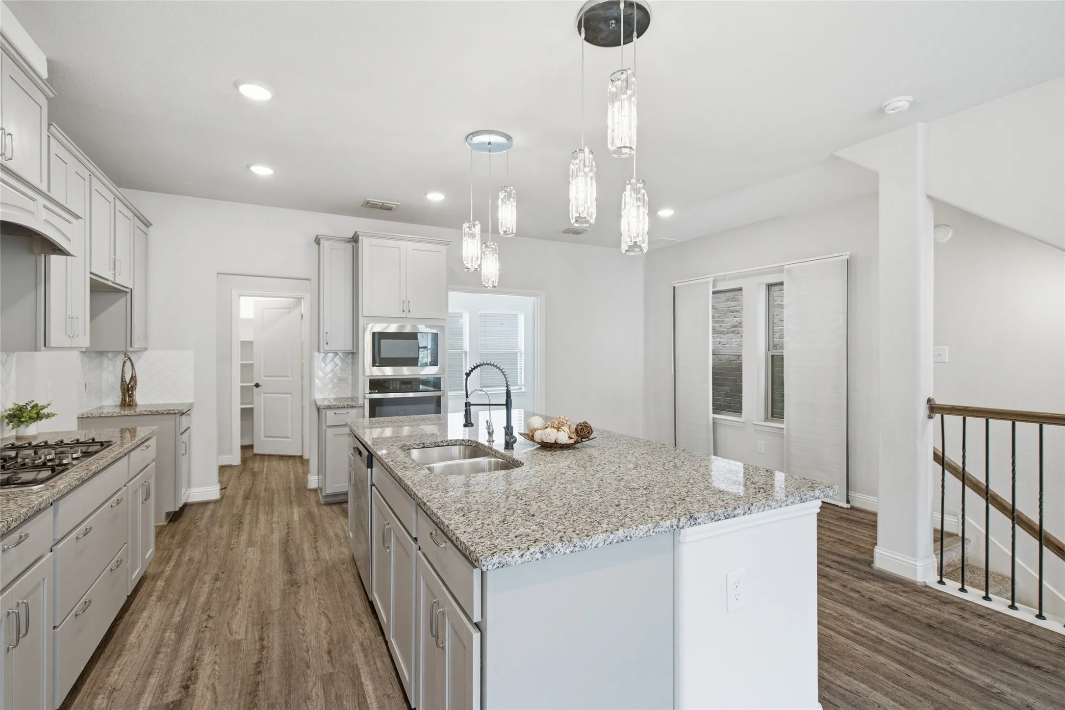 Single Family Residence For Sale in Tarrant County , 138 Peach Orchard Lane, Euless, Texas 76040, 3 Bedroom, 4 Bathroom, 2 Garage spaces, 1,982 Sqft, built in 2020, mls#21313513, Real Estate Agent in Euless, Homes For Sale in Tarrant county, Homes For Sale in Euless, Realtor in Euless Texas, Real Estate Brokerage Independent Realty Texas, Luminita Cordes Realtor