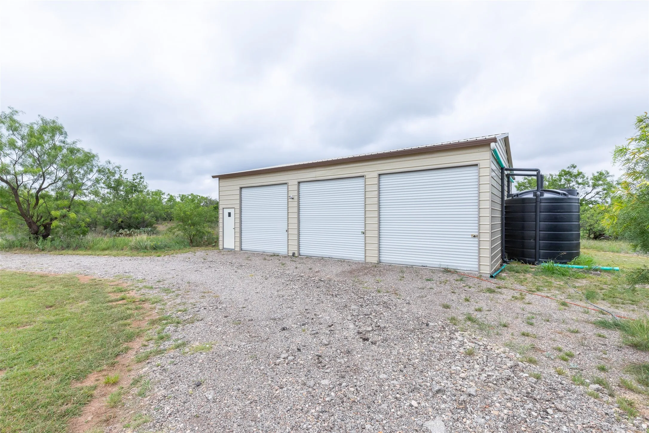 Single Family Residence For Sale in Shackelford County , 430 County Road 150, Abilene, Texas 79601, 3 Bedroom, 2 Bathroom, 1 Garage spaces, 2,232 Sqft, built in 1981, mls#21305512, Real Estate Agent in Abilene, Homes For Sale in Shackelford county, Homes For Sale in Abilene, Realtor in Abilene Texas, Real Estate Brokerage Independent Realty Texas, Luminita Cordes Realtor