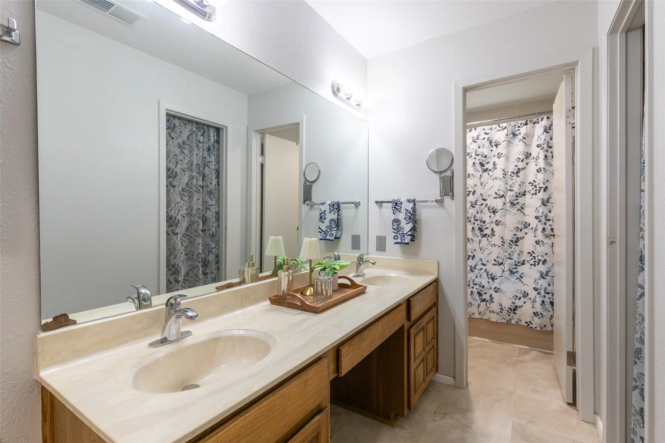 Single Family Residence For Sale in Shackelford County , 430 County Road 150, Abilene, Texas 79601, 3 Bedroom, 2 Bathroom, 1 Garage spaces, 2,232 Sqft, built in 1981, mls#21305512, Real Estate Agent in Abilene, Homes For Sale in Shackelford county, Homes For Sale in Abilene, Realtor in Abilene Texas, Real Estate Brokerage Independent Realty Texas, Luminita Cordes Realtor