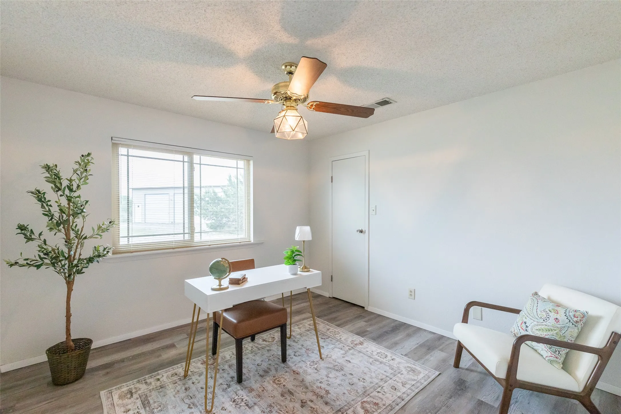 Single Family Residence For Sale in Shackelford County , 430 County Road 150, Abilene, Texas 79601, 3 Bedroom, 2 Bathroom, 1 Garage spaces, 2,232 Sqft, built in 1981, mls#21305512, Real Estate Agent in Abilene, Homes For Sale in Shackelford county, Homes For Sale in Abilene, Realtor in Abilene Texas, Real Estate Brokerage Independent Realty Texas, Luminita Cordes Realtor