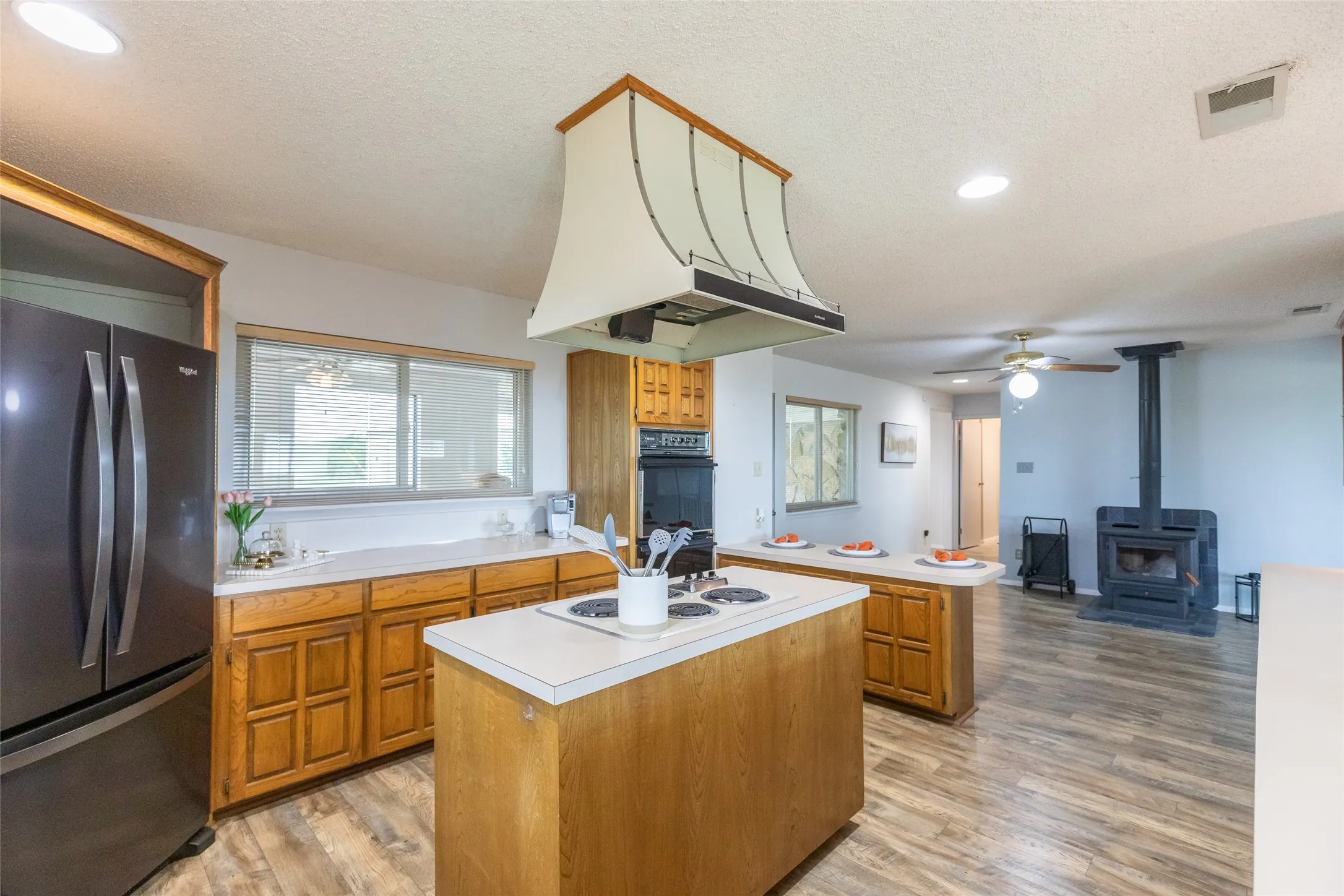 Single Family Residence For Sale in Shackelford County , 430 County Road 150, Abilene, Texas 79601, 3 Bedroom, 2 Bathroom, 1 Garage spaces, 2,232 Sqft, built in 1981, mls#21305512, Real Estate Agent in Abilene, Homes For Sale in Shackelford county, Homes For Sale in Abilene, Realtor in Abilene Texas, Real Estate Brokerage Independent Realty Texas, Luminita Cordes Realtor