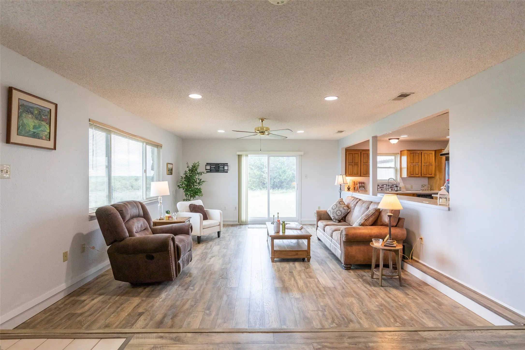 Single Family Residence For Sale in Shackelford County , 430 County Road 150, Abilene, Texas 79601, 3 Bedroom, 2 Bathroom, 1 Garage spaces, 2,232 Sqft, built in 1981, mls#21305512, Real Estate Agent in Abilene, Homes For Sale in Shackelford county, Homes For Sale in Abilene, Realtor in Abilene Texas, Real Estate Brokerage Independent Realty Texas, Luminita Cordes Realtor