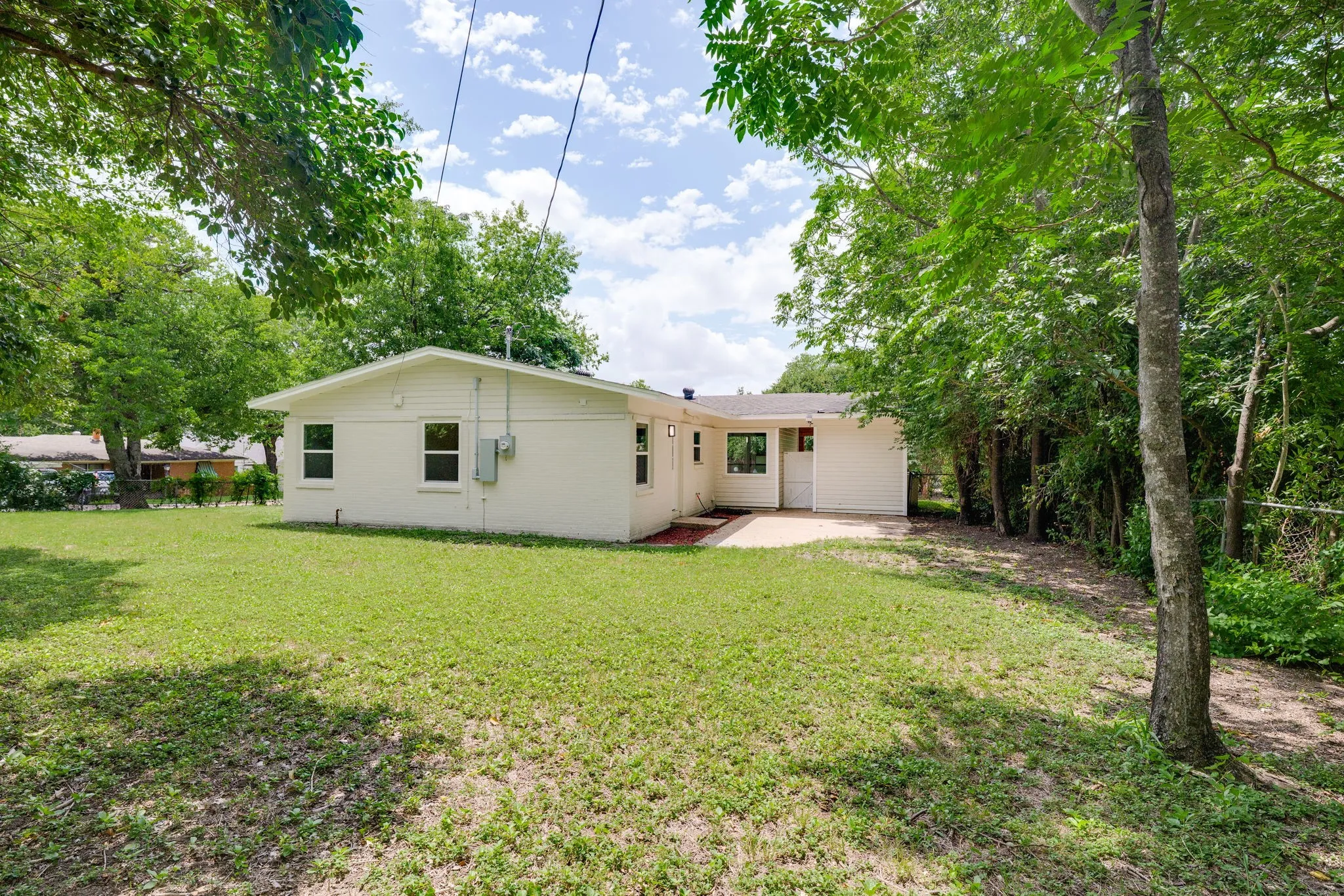 Single Family Residence For Sale in Dallas County , 9795 Twin Creek Circle, Dallas, Texas 75228, 3 Bedroom, 2 Bathroom, Garage spaces, 1,416 Sqft, built in 1955, mls#21308823, Real Estate Agent in Dallas, Homes For Sale in Dallas county, Homes For Sale in Dallas, Realtor in Dallas Texas, Real Estate Brokerage Independent Realty Texas, Luminita Cordes Realtor