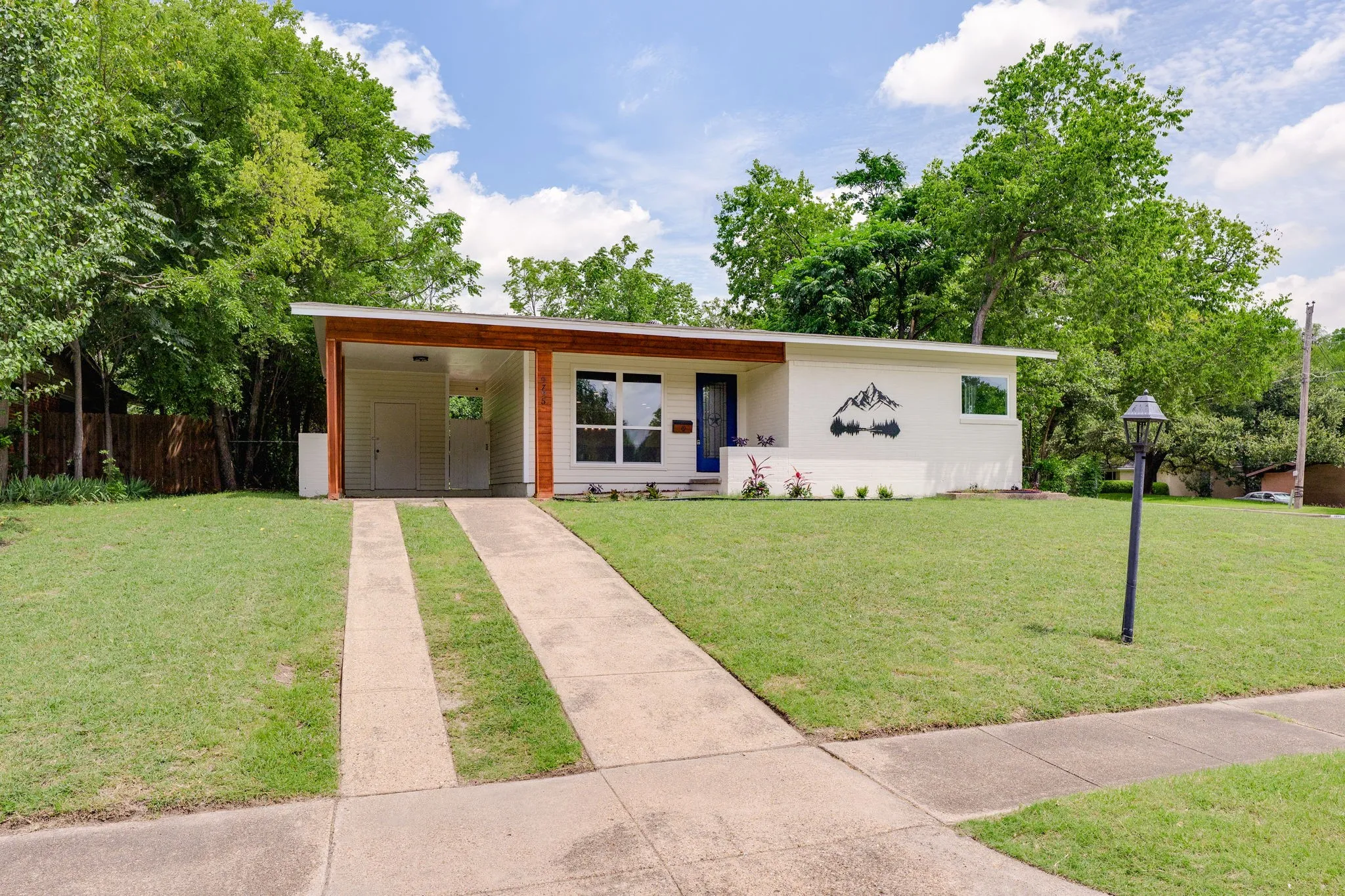 Single Family Residence For Sale in Dallas County , 9795 Twin Creek Circle, Dallas, Texas 75228, 3 Bedroom, 2 Bathroom, Garage spaces, 1,416 Sqft, built in 1955, mls#21308823, Real Estate Agent in Dallas, Homes For Sale in Dallas county, Homes For Sale in Dallas, Realtor in Dallas Texas, Real Estate Brokerage Independent Realty Texas, Luminita Cordes Realtor