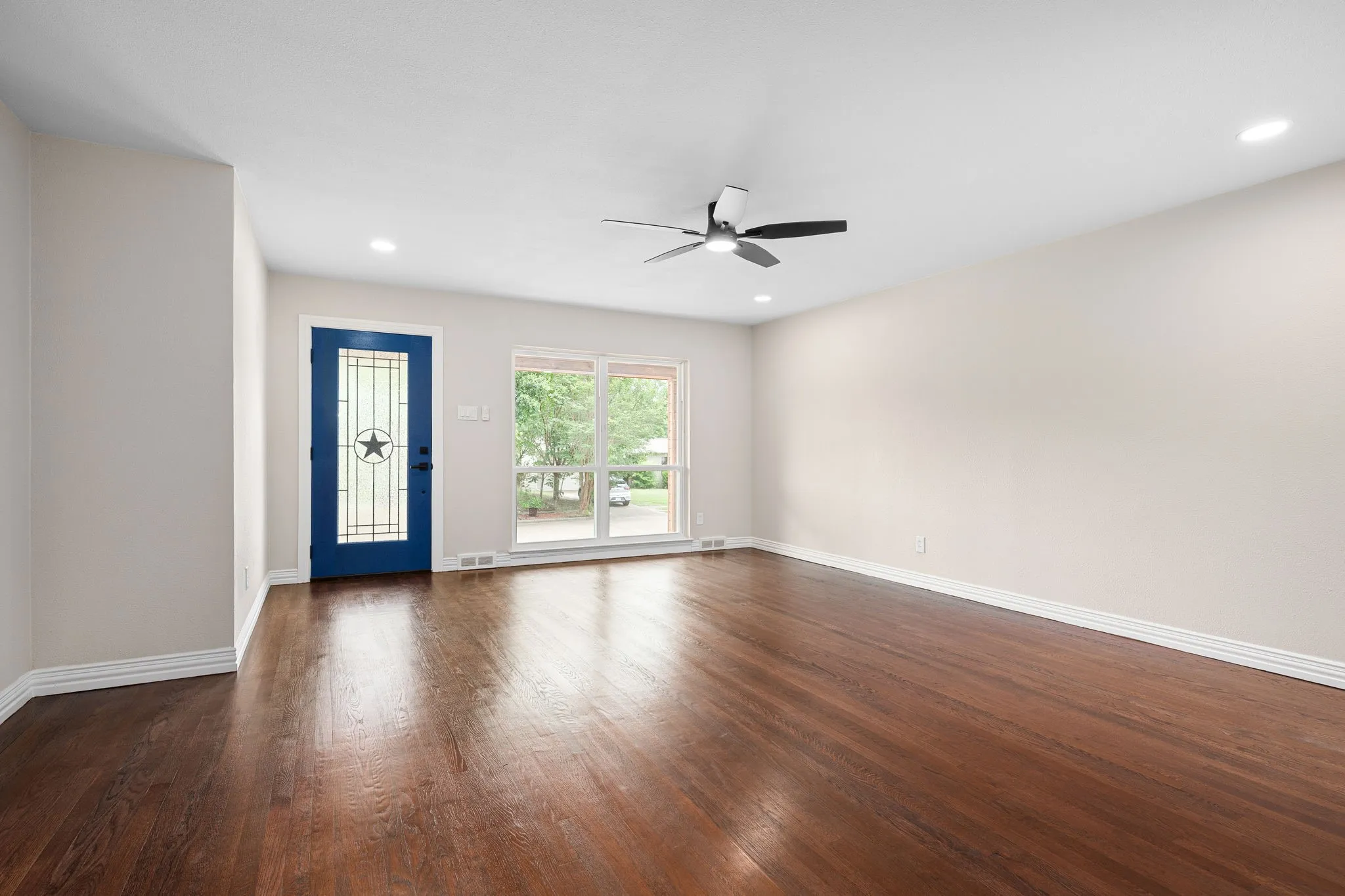Single Family Residence For Sale in Dallas County , 9795 Twin Creek Circle, Dallas, Texas 75228, 3 Bedroom, 2 Bathroom, Garage spaces, 1,416 Sqft, built in 1955, mls#21308823, Real Estate Agent in Dallas, Homes For Sale in Dallas county, Homes For Sale in Dallas, Realtor in Dallas Texas, Real Estate Brokerage Independent Realty Texas, Luminita Cordes Realtor