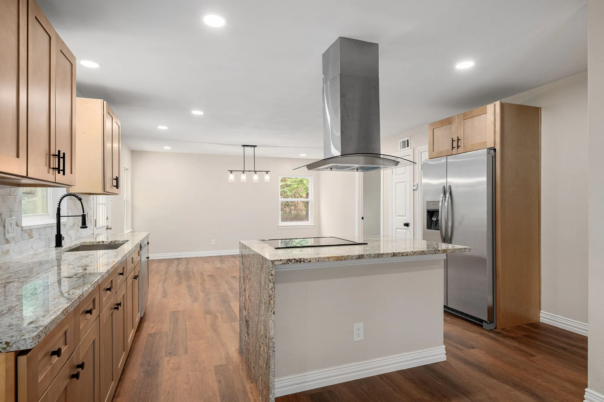 Single Family Residence For Sale in Dallas County , 9795 Twin Creek Circle, Dallas, Texas 75228, 3 Bedroom, 2 Bathroom, Garage spaces, 1,416 Sqft, built in 1955, mls#21308823, Real Estate Agent in Dallas, Homes For Sale in Dallas county, Homes For Sale in Dallas, Realtor in Dallas Texas, Real Estate Brokerage Independent Realty Texas, Luminita Cordes Realtor