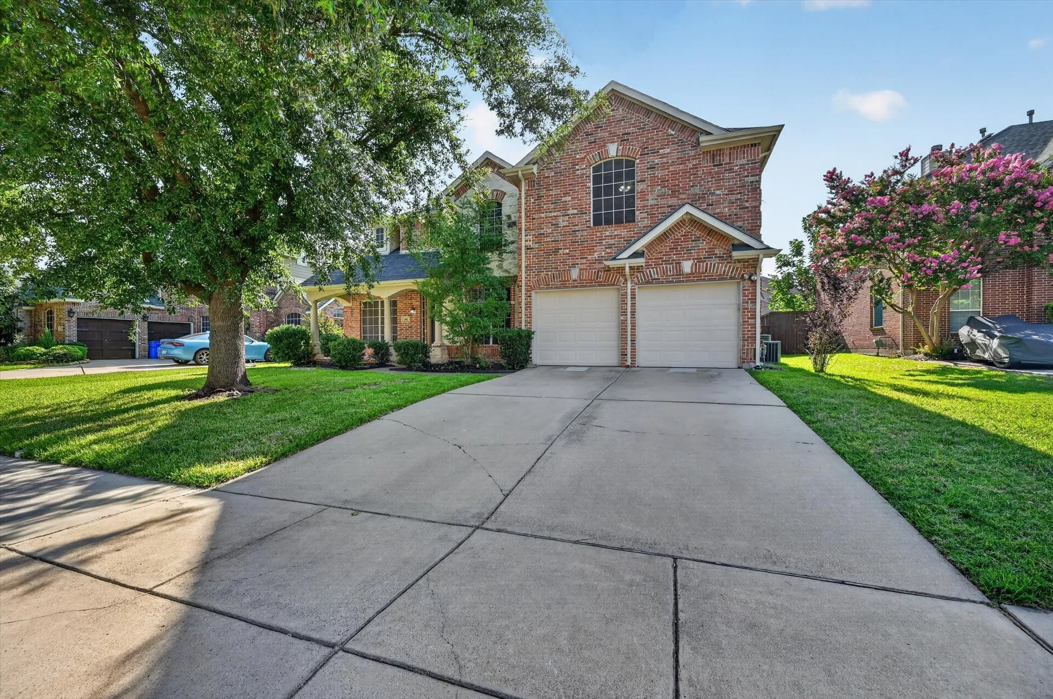 Single Family Residence For Sale in Tarrant County , 305 Victory Lane, Mansfield, Texas 76063, 4 Bedroom, 3 Bathroom, 2 Garage spaces, 3,527 Sqft, built in 2001, mls#21311161, Real Estate Agent in Mansfield, Homes For Sale in Tarrant county, Homes For Sale in Mansfield, Realtor in Mansfield Texas, Real Estate Brokerage Independent Realty Texas, Luminita Cordes Realtor
