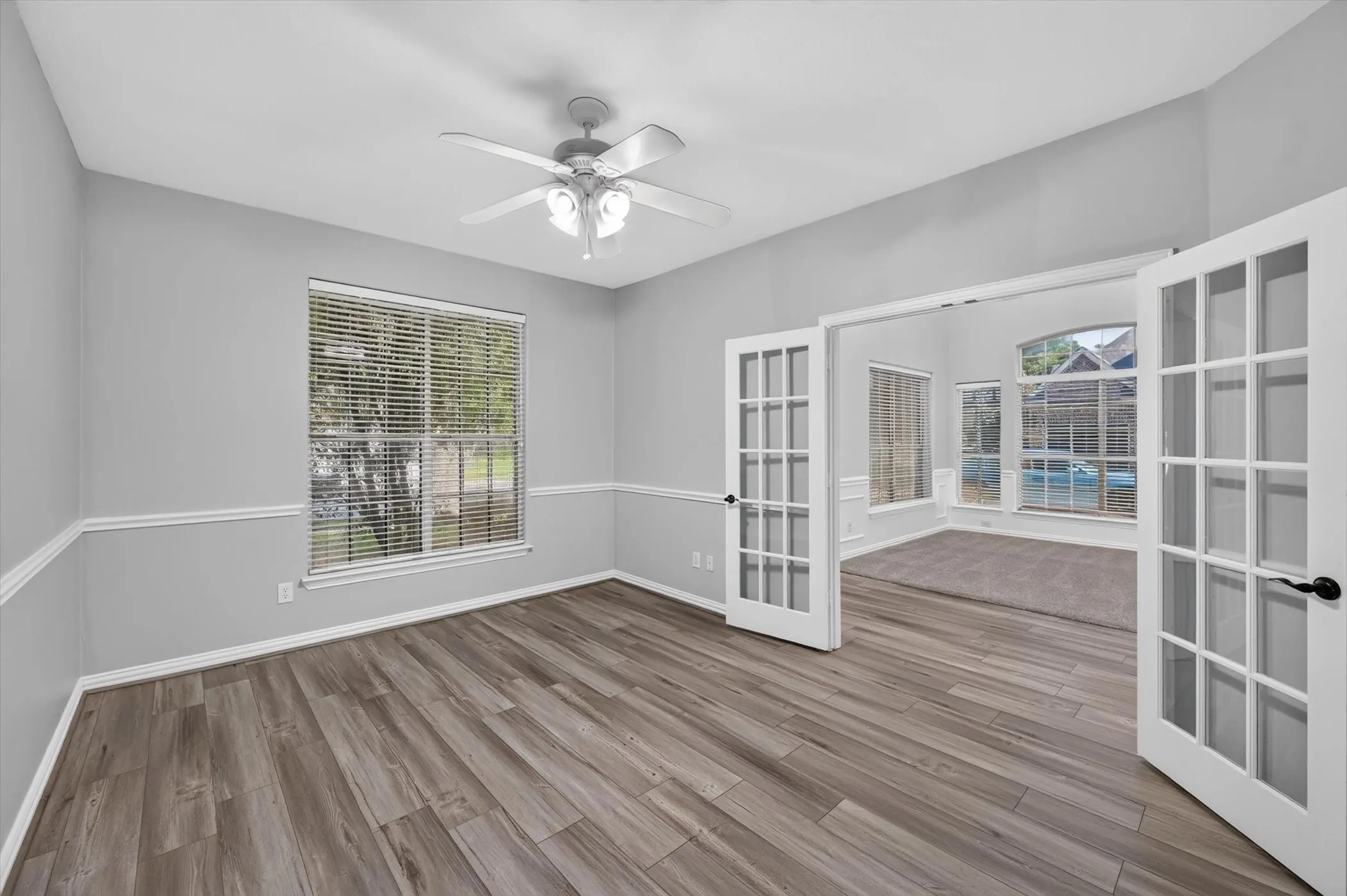 Single Family Residence For Sale in Tarrant County , 305 Victory Lane, Mansfield, Texas 76063, 4 Bedroom, 3 Bathroom, 2 Garage spaces, 3,527 Sqft, built in 2001, mls#21311161, Real Estate Agent in Mansfield, Homes For Sale in Tarrant county, Homes For Sale in Mansfield, Realtor in Mansfield Texas, Real Estate Brokerage Independent Realty Texas, Luminita Cordes Realtor