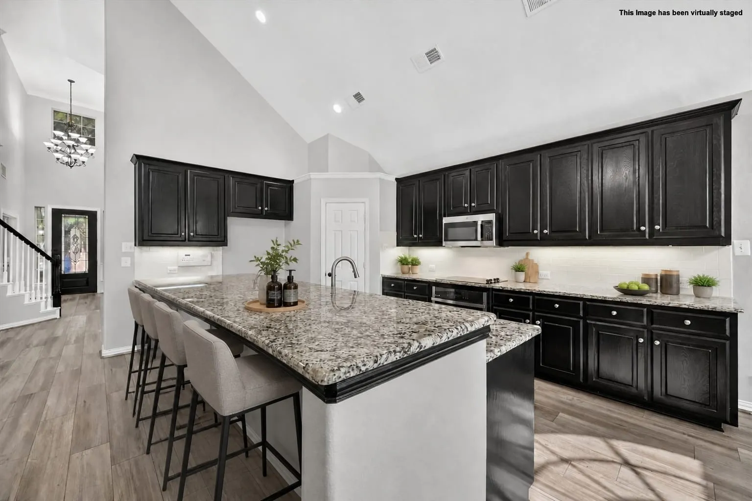 Single Family Residence For Sale in Tarrant County , 305 Victory Lane, Mansfield, Texas 76063, 4 Bedroom, 3 Bathroom, 2 Garage spaces, 3,527 Sqft, built in 2001, mls#21311161, Real Estate Agent in Mansfield, Homes For Sale in Tarrant county, Homes For Sale in Mansfield, Realtor in Mansfield Texas, Real Estate Brokerage Independent Realty Texas, Luminita Cordes Realtor