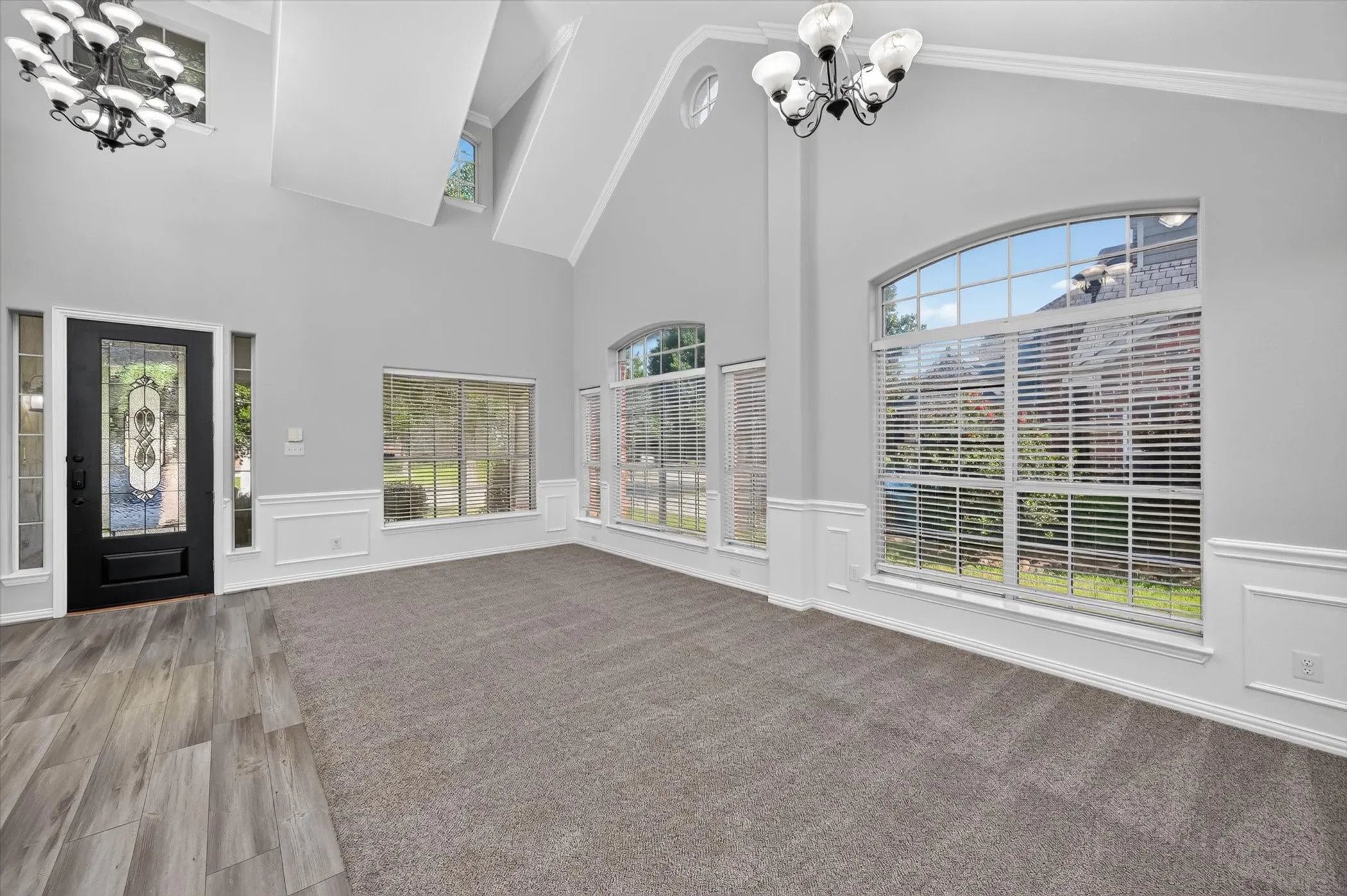 Single Family Residence For Sale in Tarrant County , 305 Victory Lane, Mansfield, Texas 76063, 4 Bedroom, 3 Bathroom, 2 Garage spaces, 3,527 Sqft, built in 2001, mls#21311161, Real Estate Agent in Mansfield, Homes For Sale in Tarrant county, Homes For Sale in Mansfield, Realtor in Mansfield Texas, Real Estate Brokerage Independent Realty Texas, Luminita Cordes Realtor
