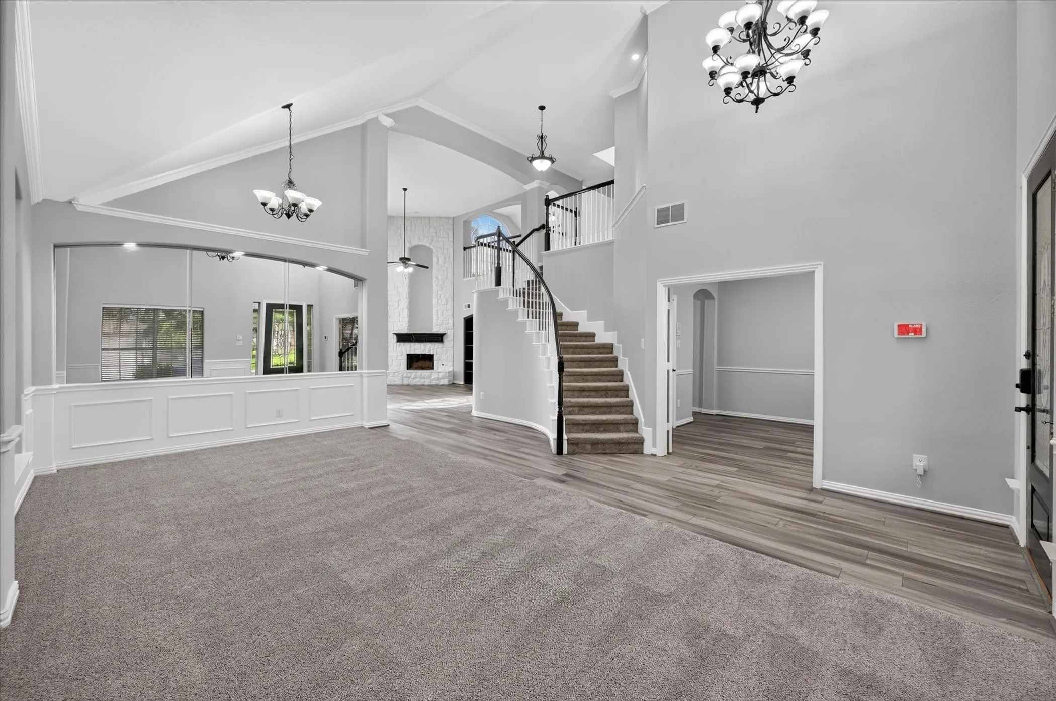 Single Family Residence For Sale in Tarrant County , 305 Victory Lane, Mansfield, Texas 76063, 4 Bedroom, 3 Bathroom, 2 Garage spaces, 3,527 Sqft, built in 2001, mls#21311161, Real Estate Agent in Mansfield, Homes For Sale in Tarrant county, Homes For Sale in Mansfield, Realtor in Mansfield Texas, Real Estate Brokerage Independent Realty Texas, Luminita Cordes Realtor