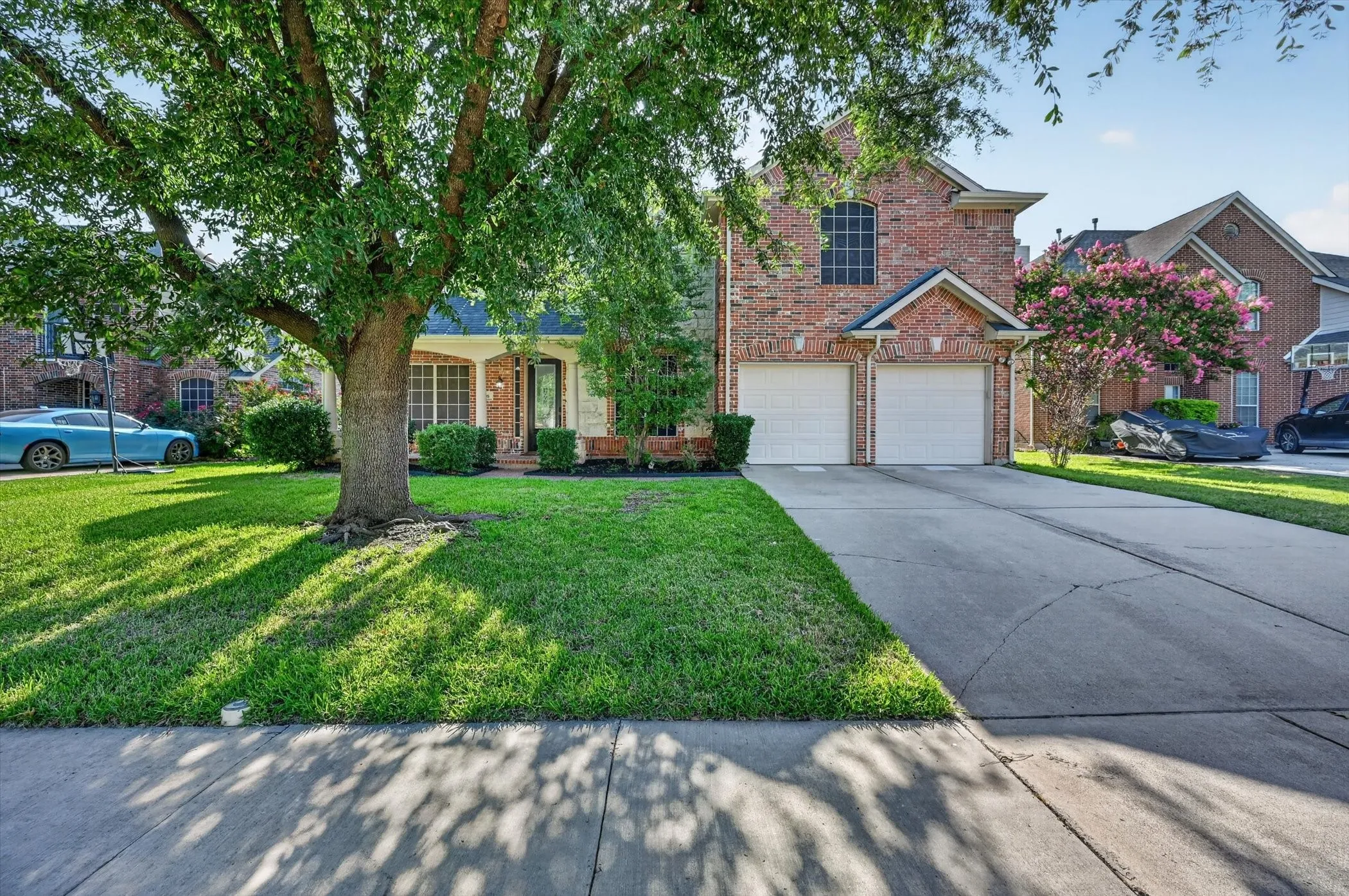 Single Family Residence For Sale in Tarrant County , 305 Victory Lane, Mansfield, Texas 76063, 4 Bedroom, 3 Bathroom, 2 Garage spaces, 3,527 Sqft, built in 2001, mls#21311161, Real Estate Agent in Mansfield, Homes For Sale in Tarrant county, Homes For Sale in Mansfield, Realtor in Mansfield Texas, Real Estate Brokerage Independent Realty Texas, Luminita Cordes Realtor