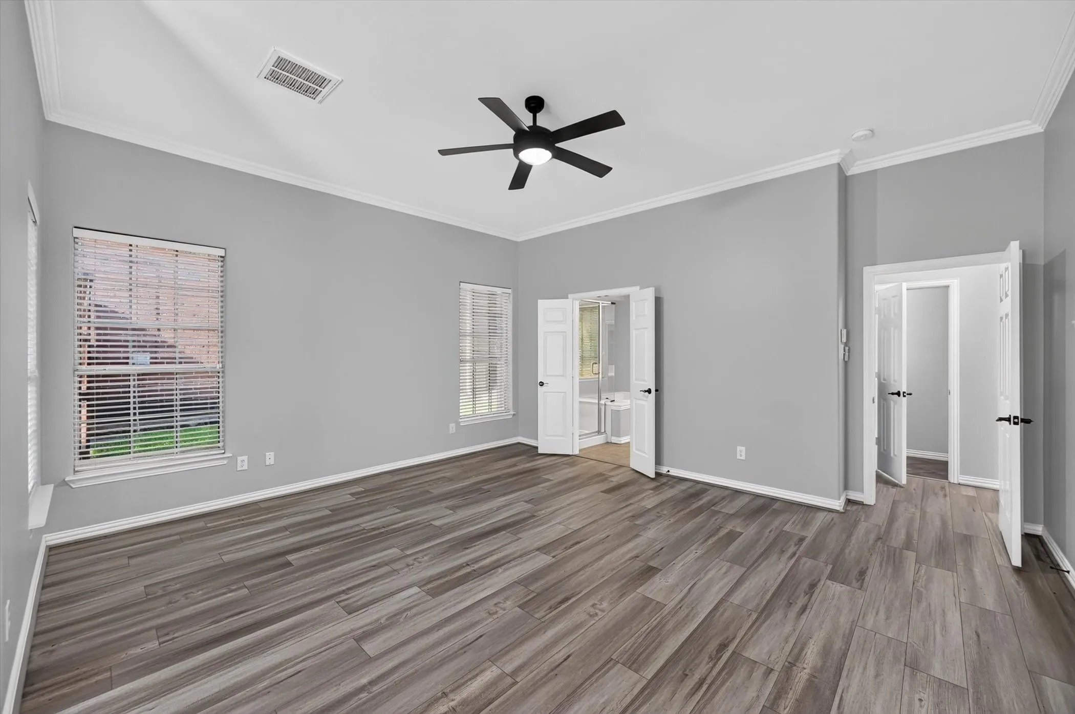 Single Family Residence For Sale in Tarrant County , 305 Victory Lane, Mansfield, Texas 76063, 4 Bedroom, 3 Bathroom, 2 Garage spaces, 3,527 Sqft, built in 2001, mls#21311161, Real Estate Agent in Mansfield, Homes For Sale in Tarrant county, Homes For Sale in Mansfield, Realtor in Mansfield Texas, Real Estate Brokerage Independent Realty Texas, Luminita Cordes Realtor