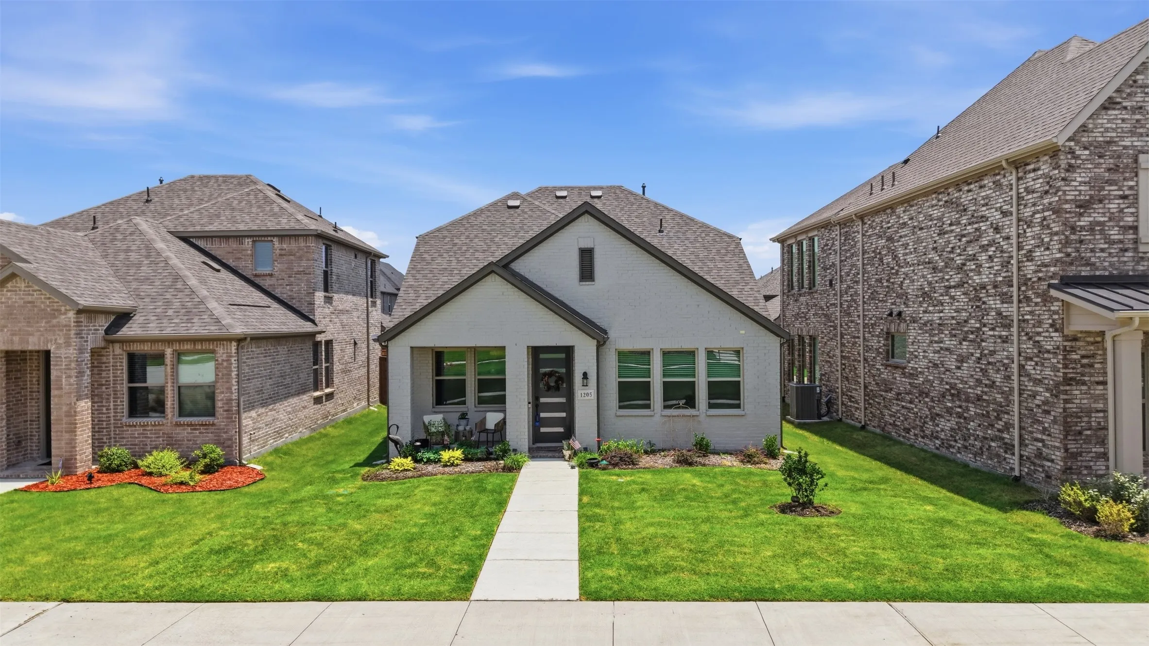 Single Family Residence For Sale in Collin County , 1205 Beebalm Mews, Celina, Texas 75009, 3 Bedroom, 3 Bathroom, 2 Garage spaces, 2,157 Sqft, built in 2024, mls#21310939, Real Estate Agent in Celina, Homes For Sale in Collin county, Homes For Sale in Celina, Realtor in Celina Texas, Real Estate Brokerage Independent Realty Texas, Luminita Cordes Realtor