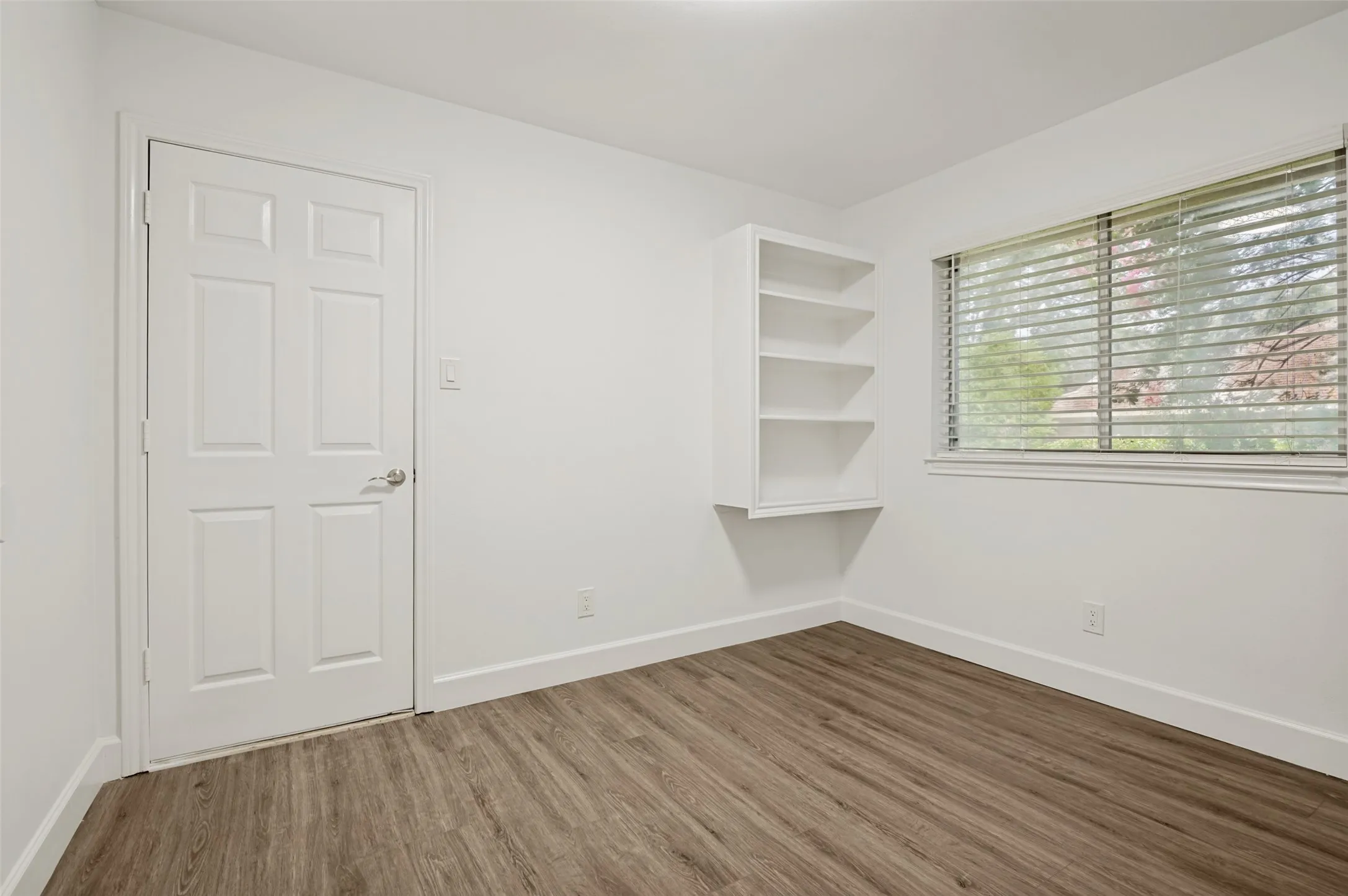 Single Family Residence For Sale in Dallas County , 1125 Madlynne Drive, Cedar Hill, Texas 75104, 3 Bedroom, 2 Bathroom, 2 Garage spaces, 2,344 Sqft, built in 1992, mls#21284758, Real Estate Agent in Cedar Hill, Homes For Sale in Dallas county, Homes For Sale in Cedar Hill, Realtor in Cedar Hill Texas, Real Estate Brokerage Independent Realty Texas, Luminita Cordes Realtor