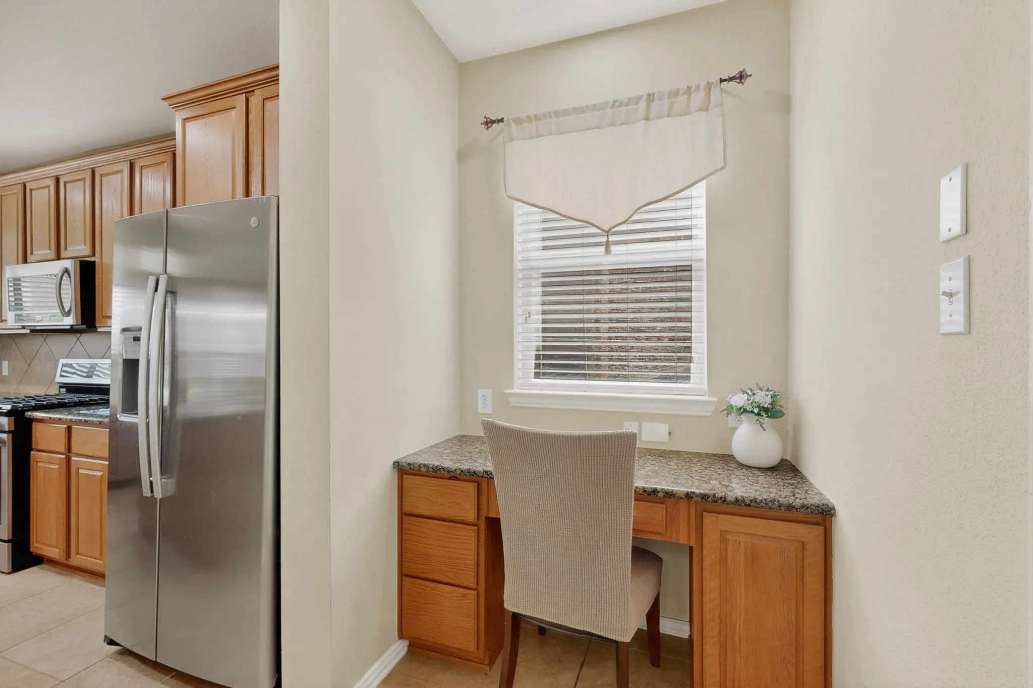 Single Family Residence For Sale in Collin County , 10505 sexton Drive, Mc Kinney, Texas 75072, 3 Bedroom, 3 Bathroom, 2 Garage spaces, 2,632 Sqft, built in 2008, Price $495,000, mls#21294705, Real Estate Agent in Mc Kinney, Homes For Sale in Collin county, Homes For Sale in Mc Kinney, Realtor in Mc Kinney Texas, Real Estate Brokerage Independent Realty Texas, Luminita Cordes Realtor