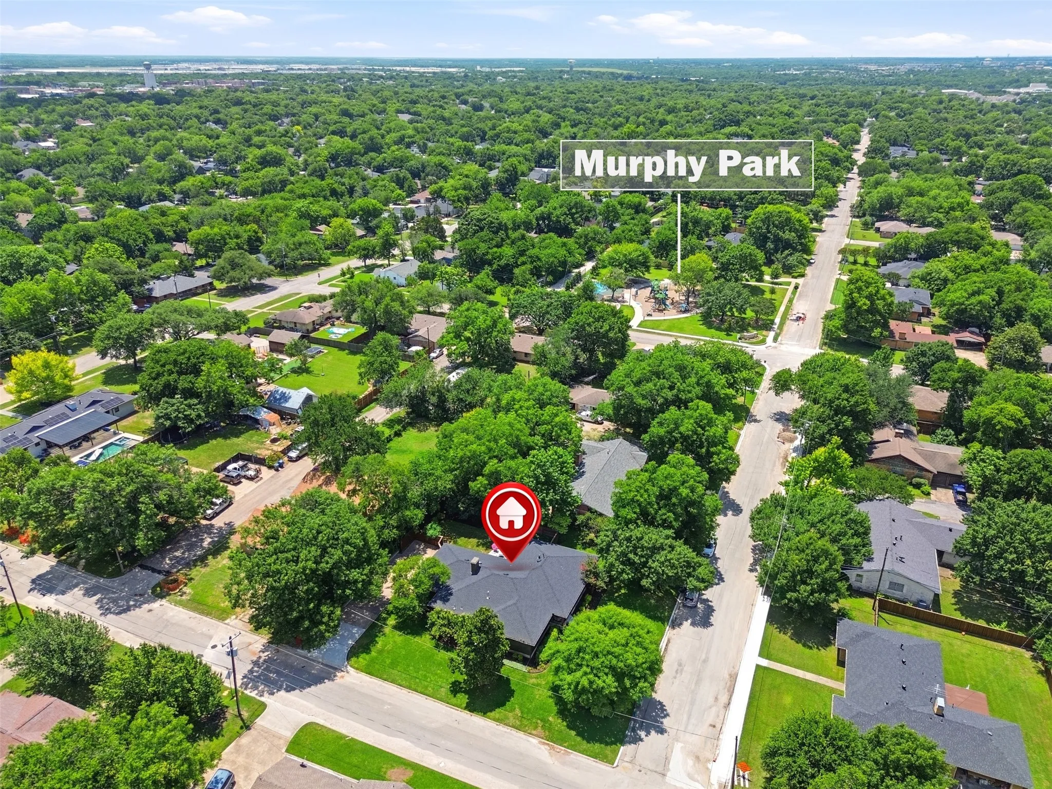 Located close to Murphy Park featuring basketball area, picnic tables and playground.