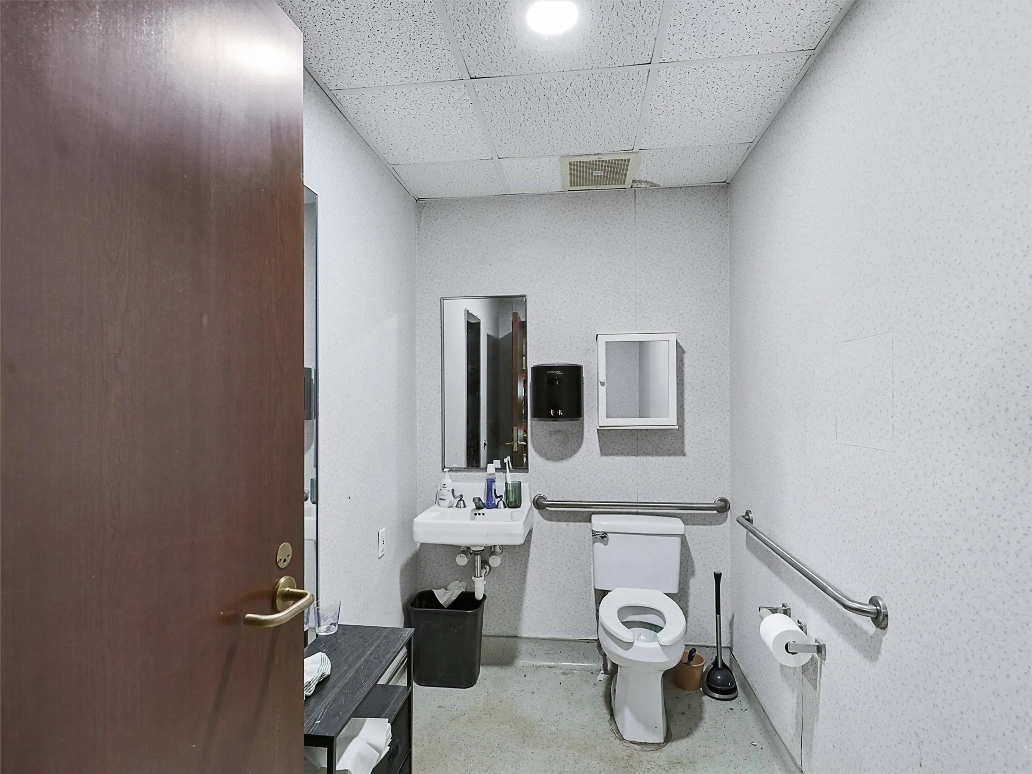 Office For Sale in Grayson County , 1331 Memorial Drive, Denison, Texas 75020, 0, 0, Garage spaces, 0 Sqft, built in 1992, mls#21313700, Real Estate Agent in Denison, Homes For Sale in Grayson county, Homes For Sale in Denison, Realtor in Denison Texas, Real Estate Brokerage Independent Realty Texas, Luminita Cordes Realtor