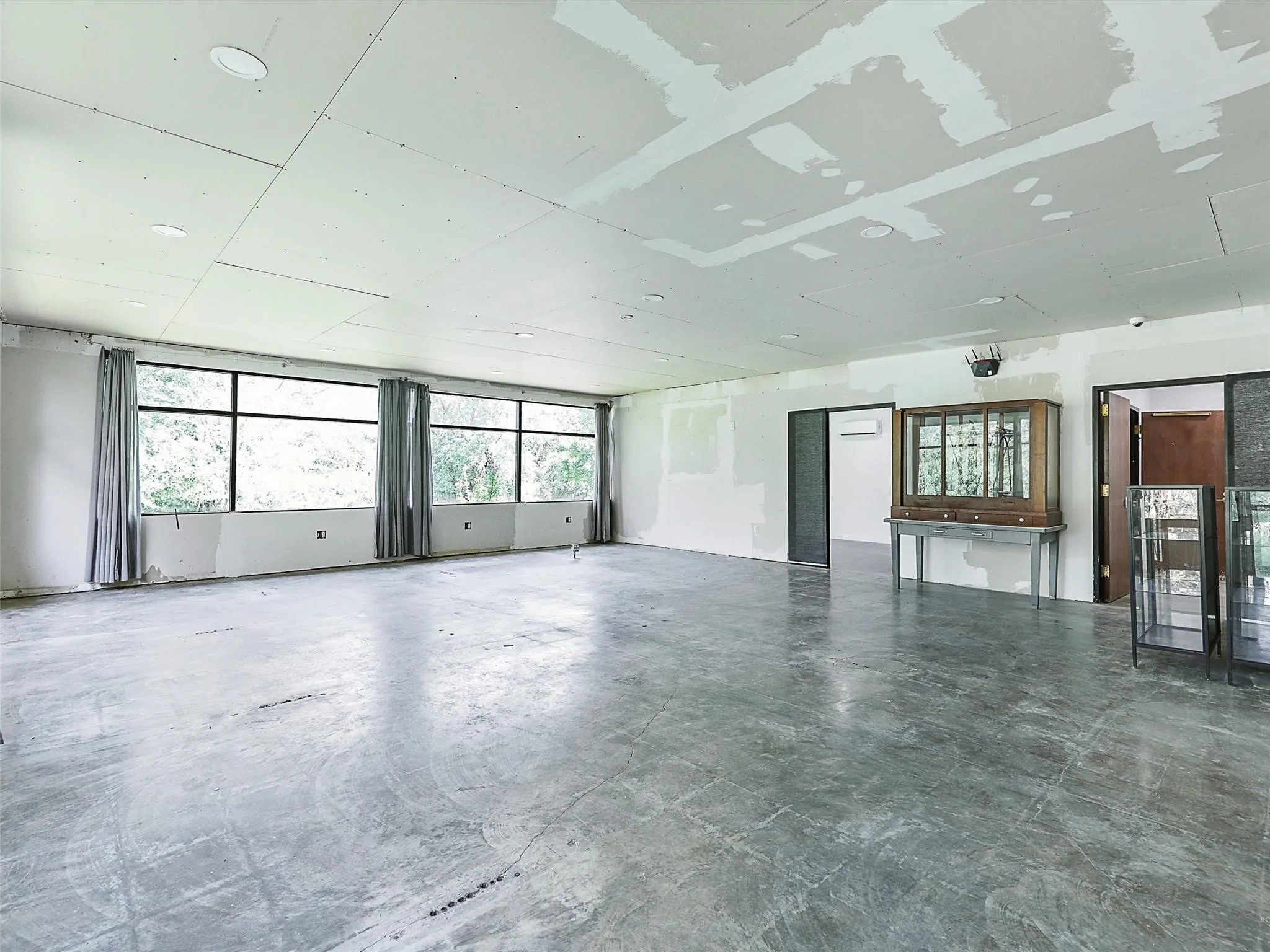 Office For Sale in Grayson County , 1331 Memorial Drive, Denison, Texas 75020, 0, 0, Garage spaces, 0 Sqft, built in 1992, mls#21313700, Real Estate Agent in Denison, Homes For Sale in Grayson county, Homes For Sale in Denison, Realtor in Denison Texas, Real Estate Brokerage Independent Realty Texas, Luminita Cordes Realtor