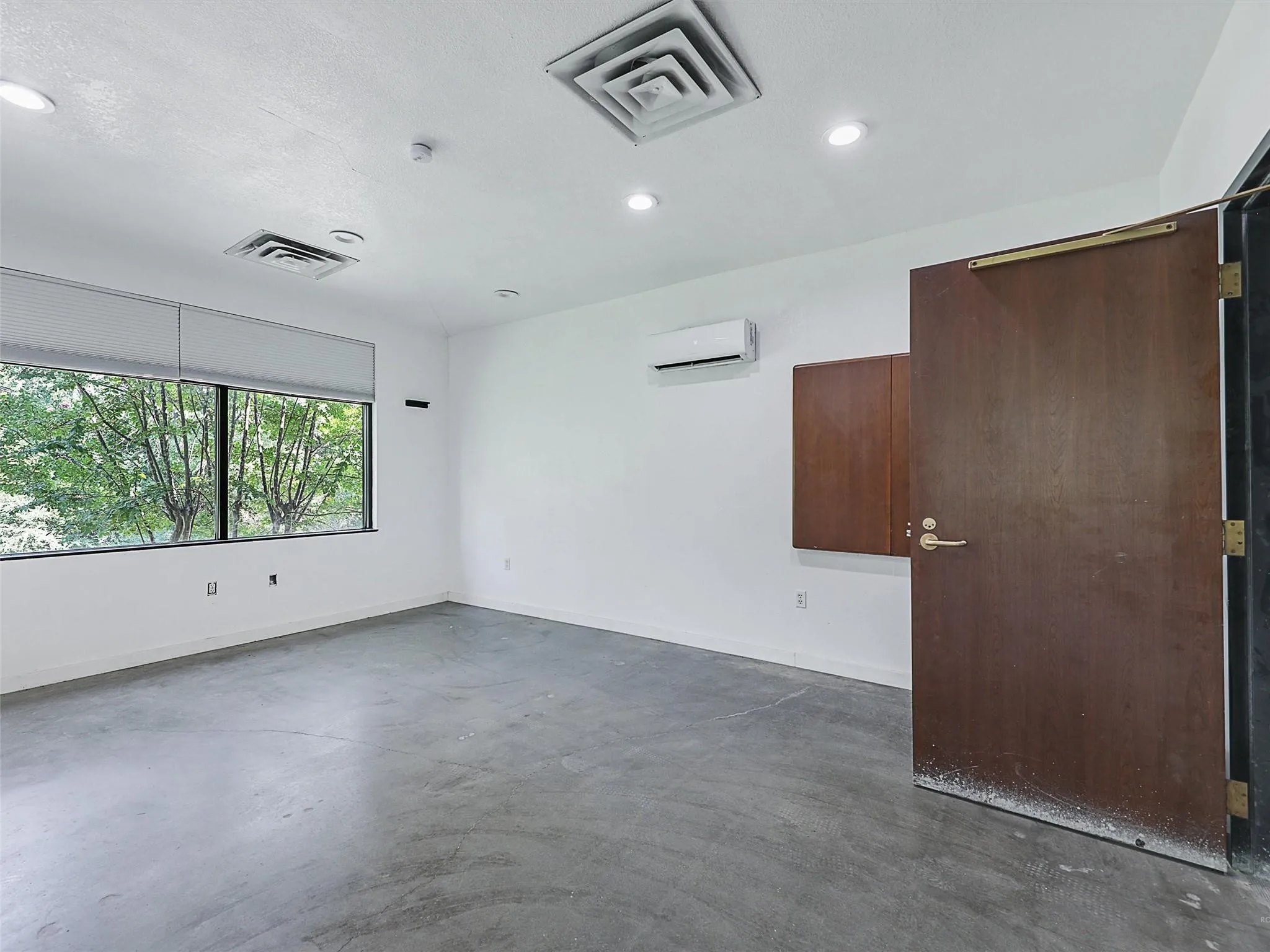 Office For Sale in Grayson County , 1331 Memorial Drive, Denison, Texas 75020, 0, 0, Garage spaces, 0 Sqft, built in 1992, mls#21313700, Real Estate Agent in Denison, Homes For Sale in Grayson county, Homes For Sale in Denison, Realtor in Denison Texas, Real Estate Brokerage Independent Realty Texas, Luminita Cordes Realtor